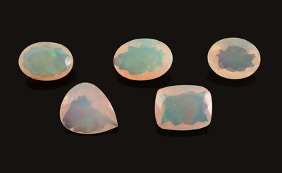 Image Lot lose Opale, zus. ca. 12.25 ct, facett. in versch. Formen, Größen, Farbspiel in ...