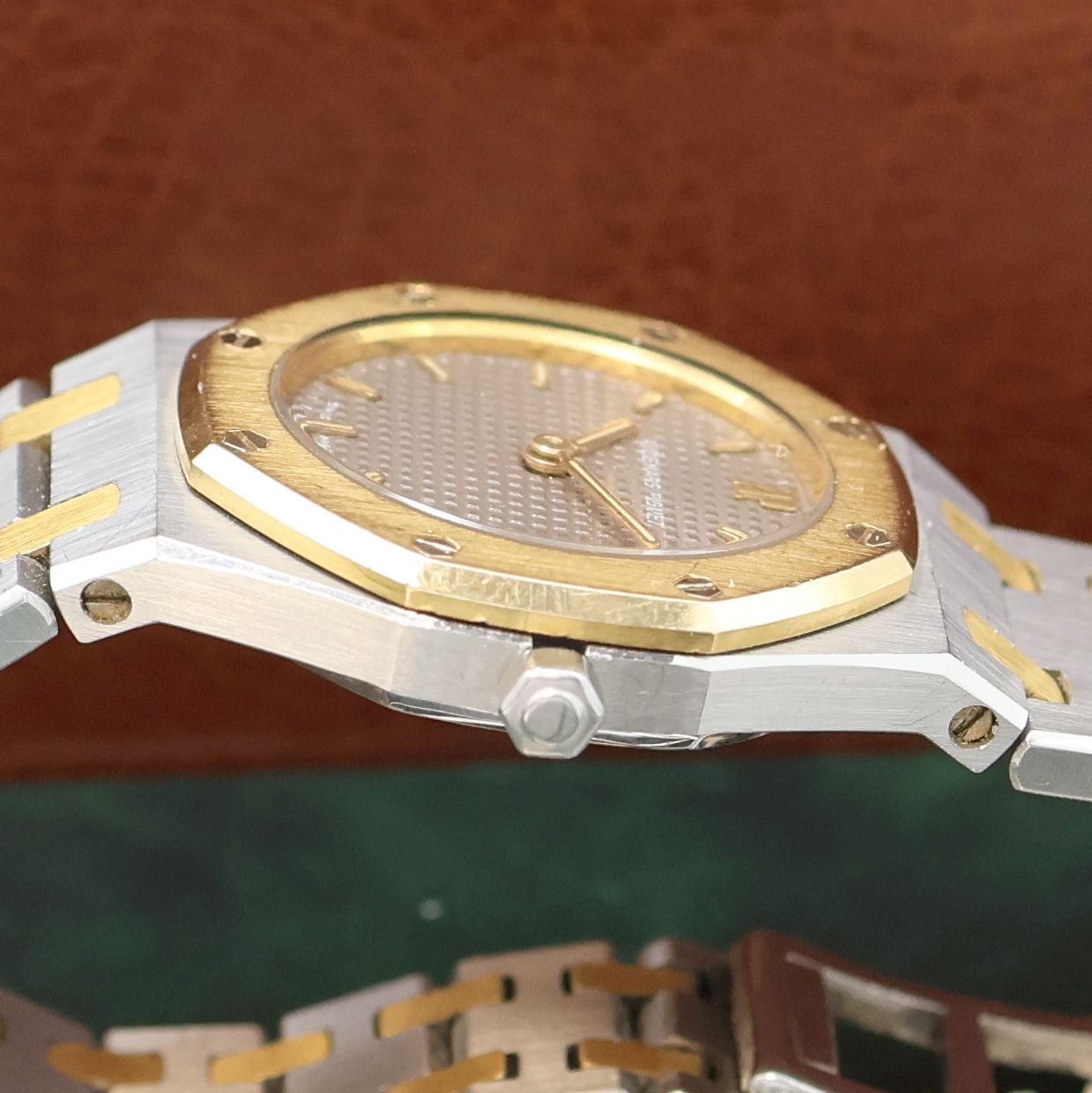 Detail d: AUDEMARS PIGUET Royal Oak Damenarmbanduhr in Stahl/Gold, Schweiz lt. beil. Pap. verk. 02/2004, quarz, unpoliertes Geh. inkl. orig. Gliederband m. ...