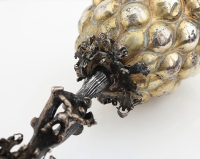 27025411c - Traubenpokal, NERESHEIMER, Hanau um 1900, Silber gepr., part. verg., getriebener und ...