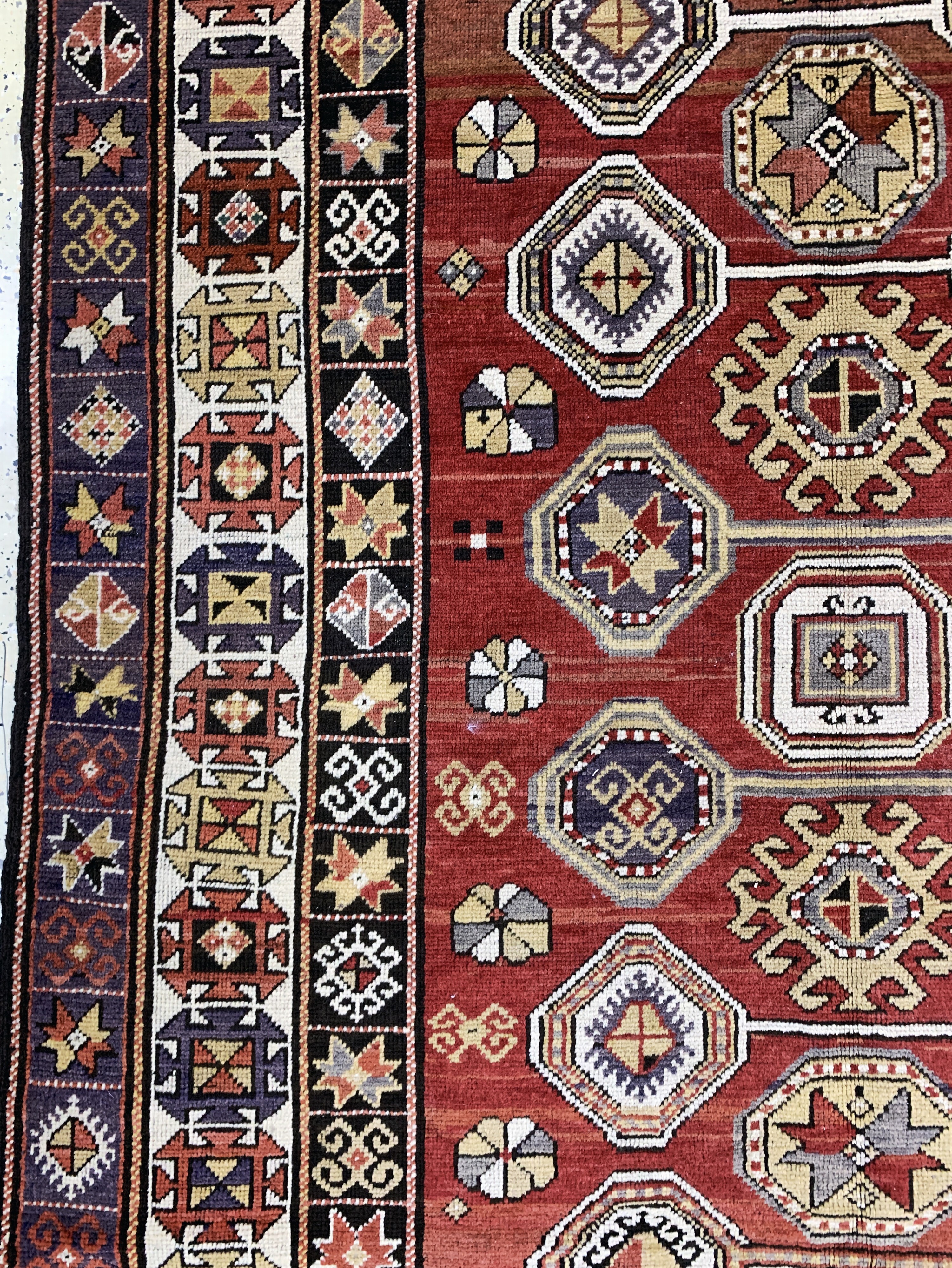 Detail c: Karabagh antik, Kaukasus, um 1900, Wolle auf Wolle, ca. 300 x 157 cm, EHZ: 2