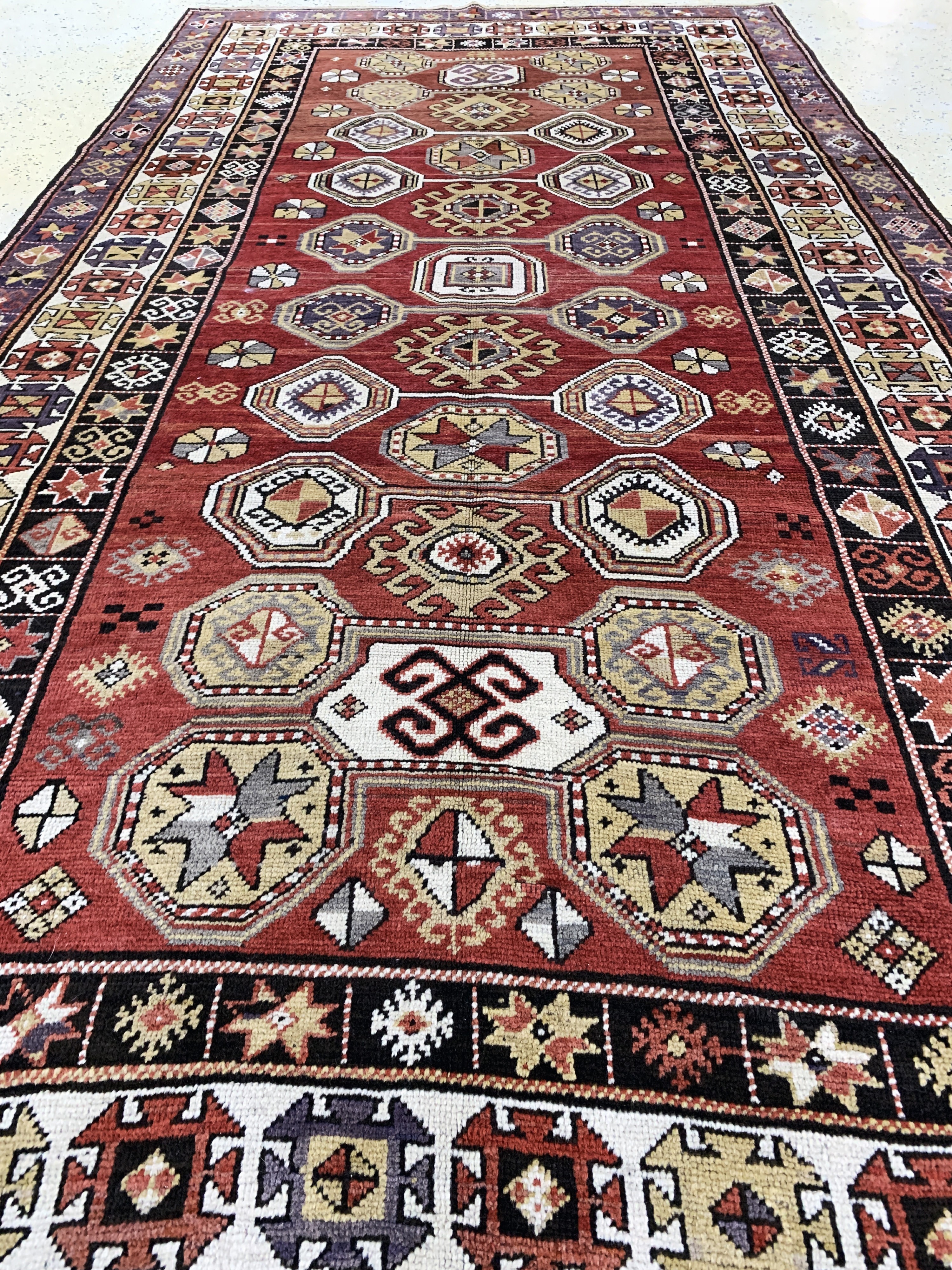 Detail g: Karabagh antik, Kaukasus, um 1900, Wolle auf Wolle, ca. 300 x 157 cm, EHZ: 2