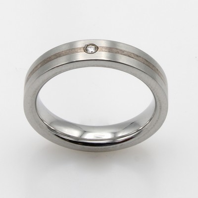 Image Edelstahlring mit Brillant, fein matt., mit Feingoldeinlage, mittig bes. mit 1 Brillant ...