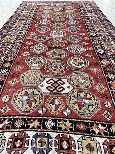 27025521g - Karabagh antik, Kaukasus, um 1900, Wolle auf Wolle, ca. 300 x 157 cm, EHZ: 2 ...