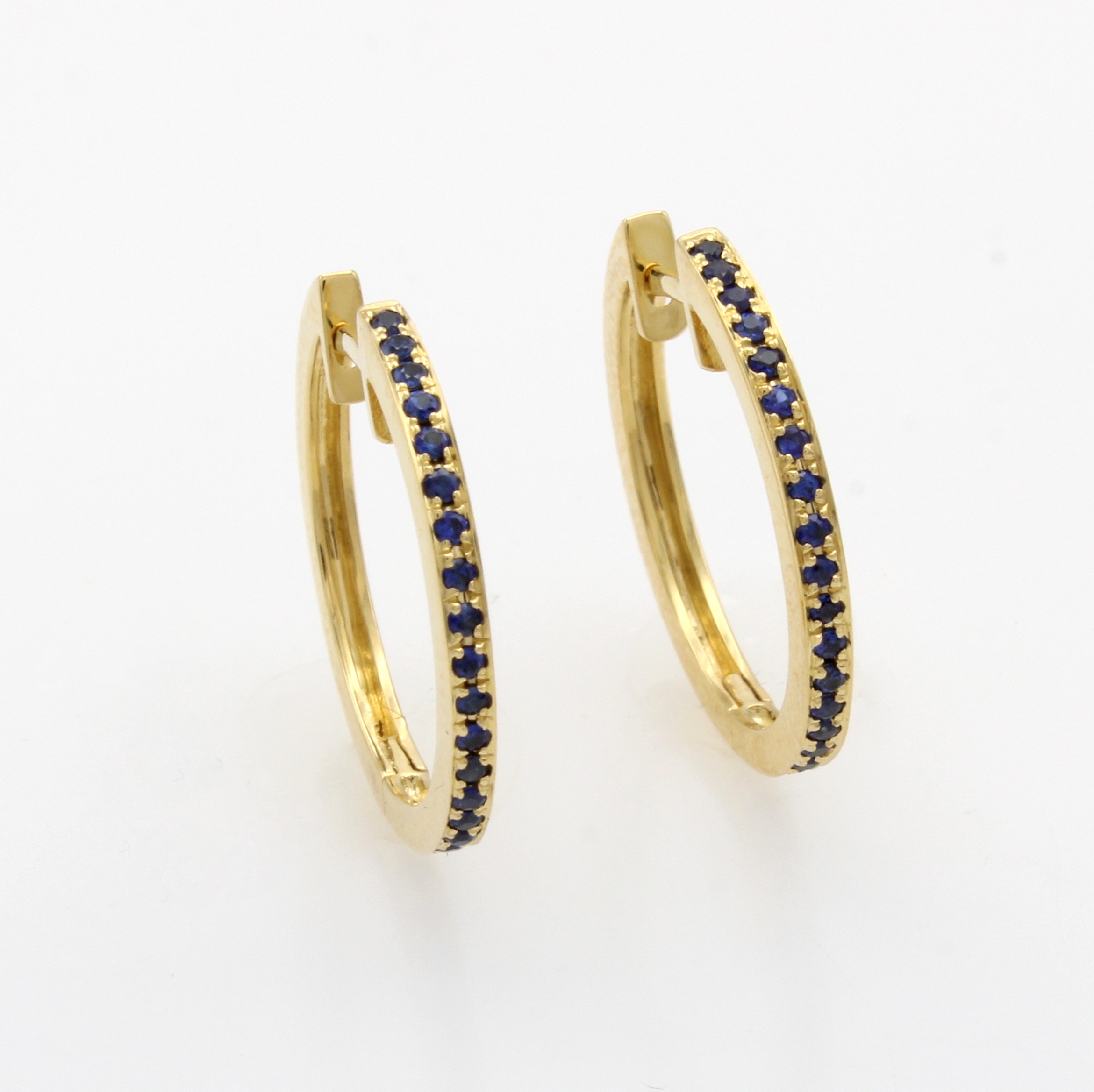 Image 27026656 - Paar Klappcreolen mit Saphiren, GG 750/000, blaue Saphire zus. ca. 0.23 ct, Innend. ca. ...