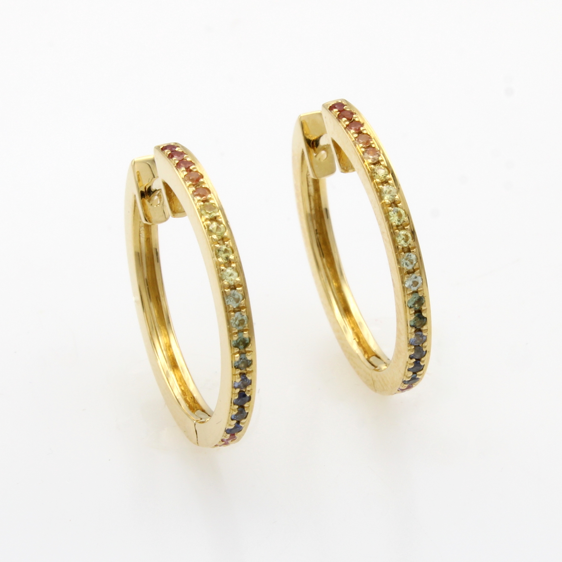 Image 27026658 - Paar Klappcreolen mit Saphiren, GG 750/000, pastellfarb., fancy Saphire zus. ca. 0.23 ...