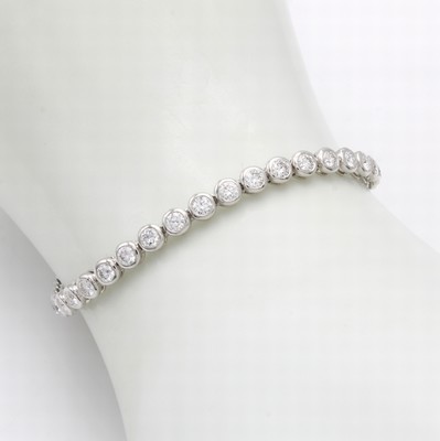 27026677a - Tennisarmband mit Brillanten, WG 750/000, Brill. zus. ca. 3.10 ct feines Weiß/si, ...