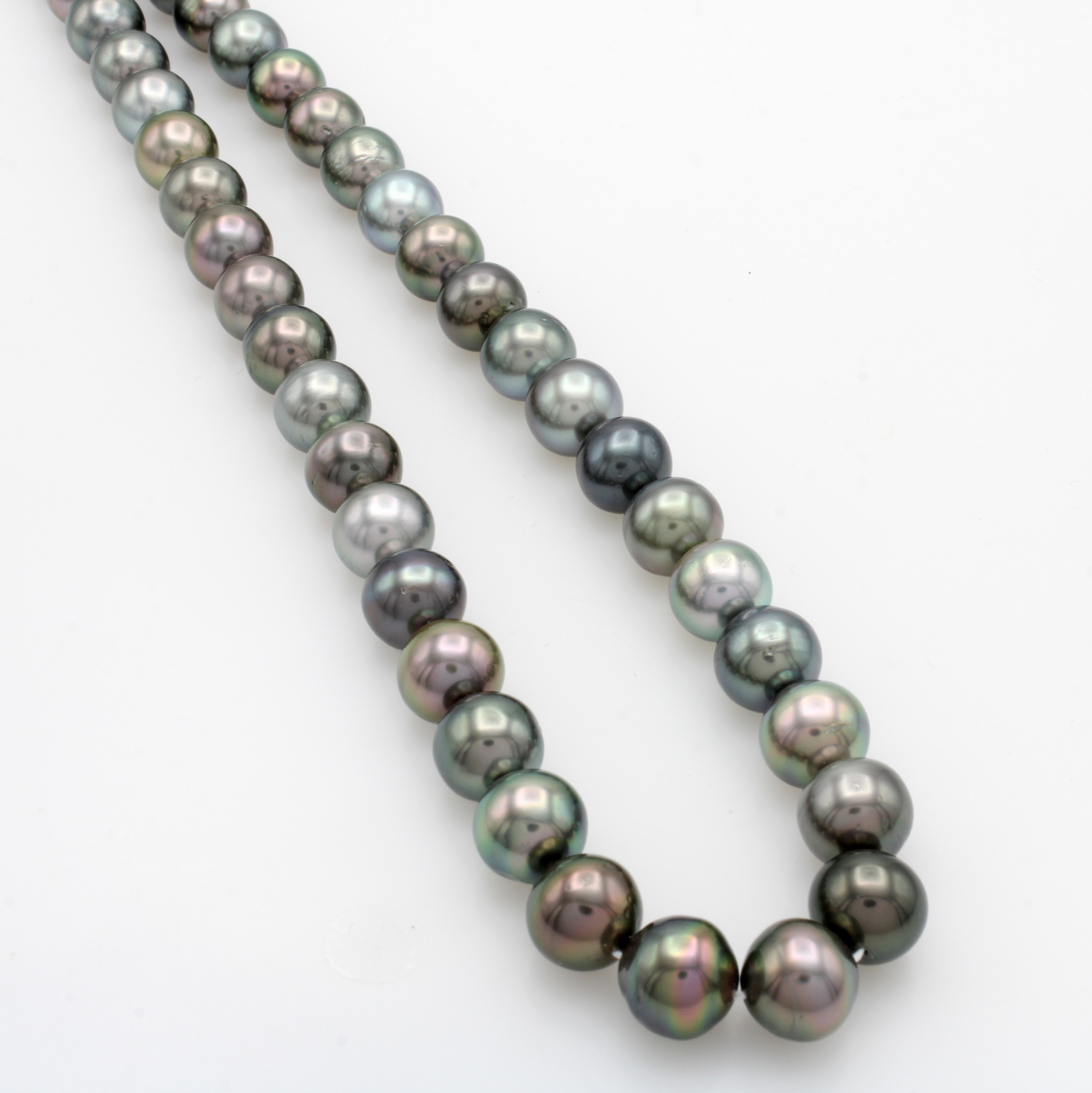 Image 27026865 - Tahitizuchtperlenstrang, graue Perlen, D. ca. 10-10.7 mm, L. ca. 41 cm Schätzpreis: ...