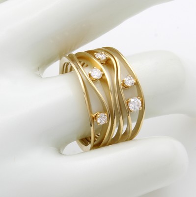 27026861b - Ring mit Brillanten, GG 750/000, mehrrhg. Optik, 5 Brill. zus. ca. 0.31 ct feines Weiß/ ...