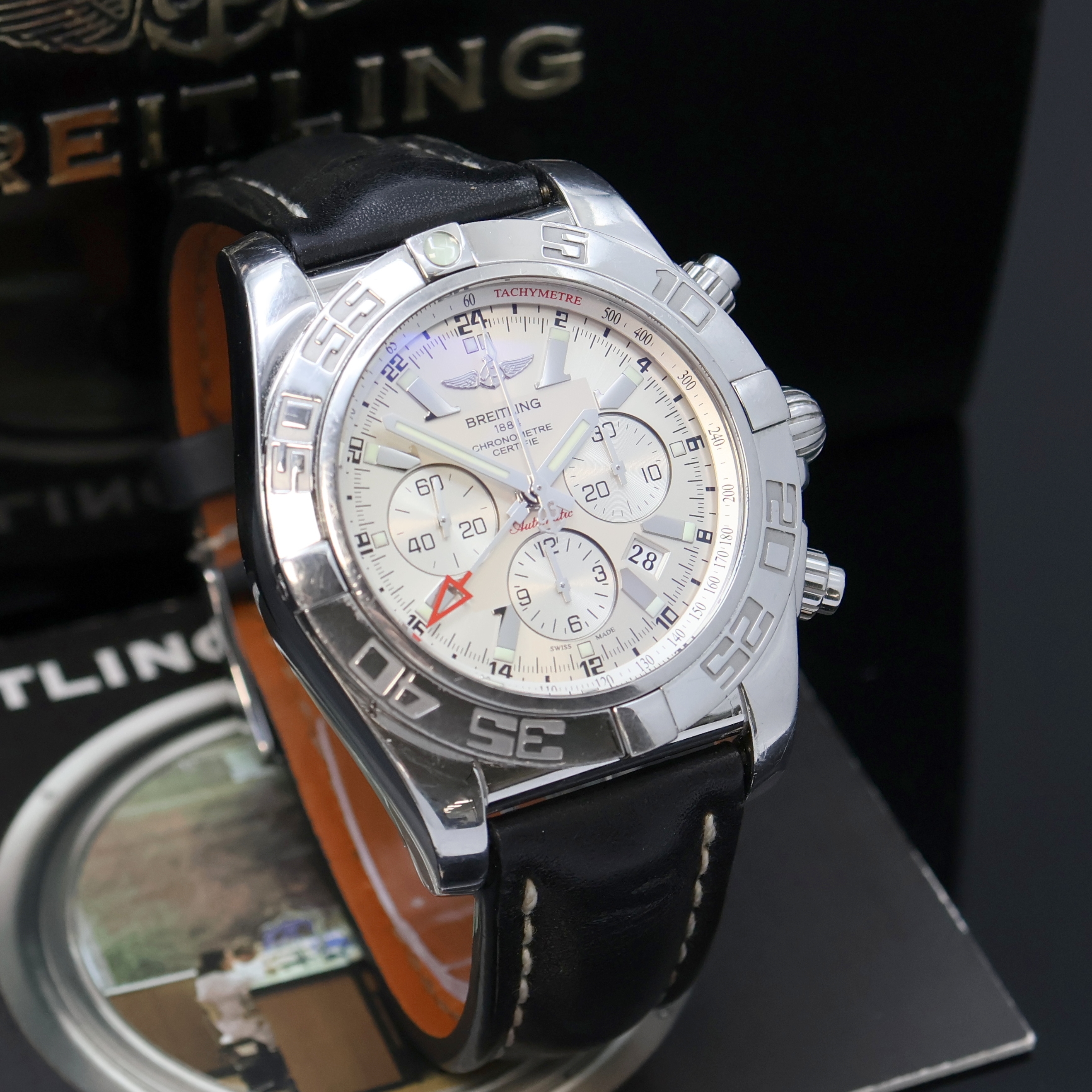 Detail b: BREITLING Chronomat GMT Armbandchronograph Referenz AB041012, Automatik, Schweiz um 2014, Chronometer in Edelstahl inkl. orig. Lederband m. orig. ...