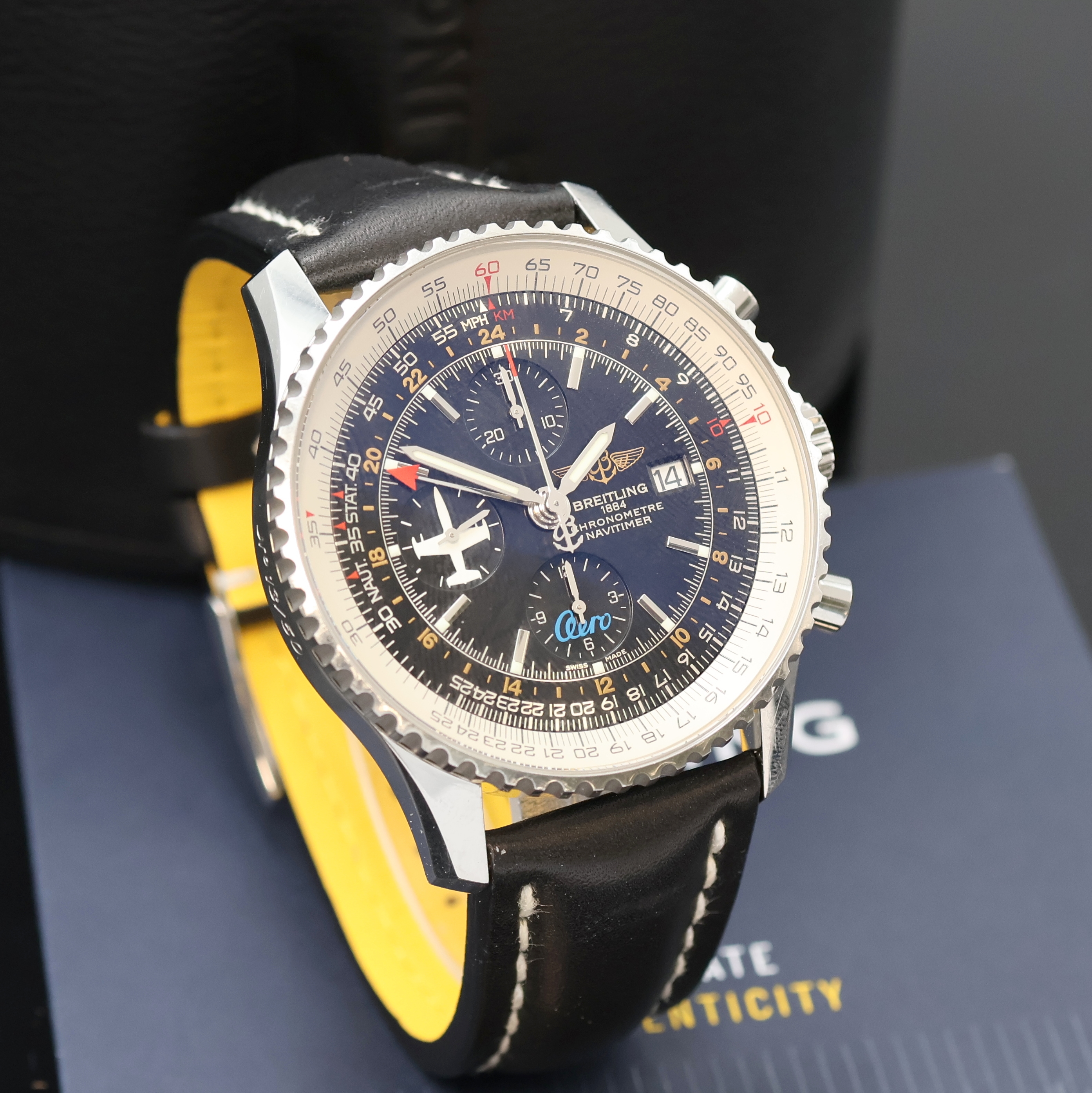 Detail b: BREITLING extrem seltener, auf 50 Stück limitierter Armbandchronograph Navitimer World Aero Referenz A24322, Automatik, Chronometer in Edelstahl ...