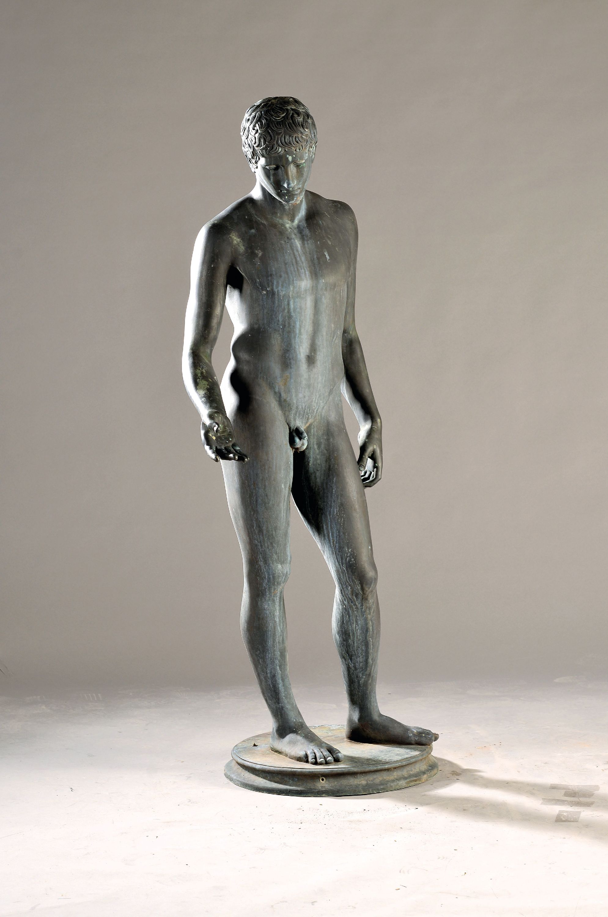 Image 27027027 - Lebensgroße Bronzefigur eines Athleten, sog. Idolino, 20 Jh., nach antikem Vorbild, ...