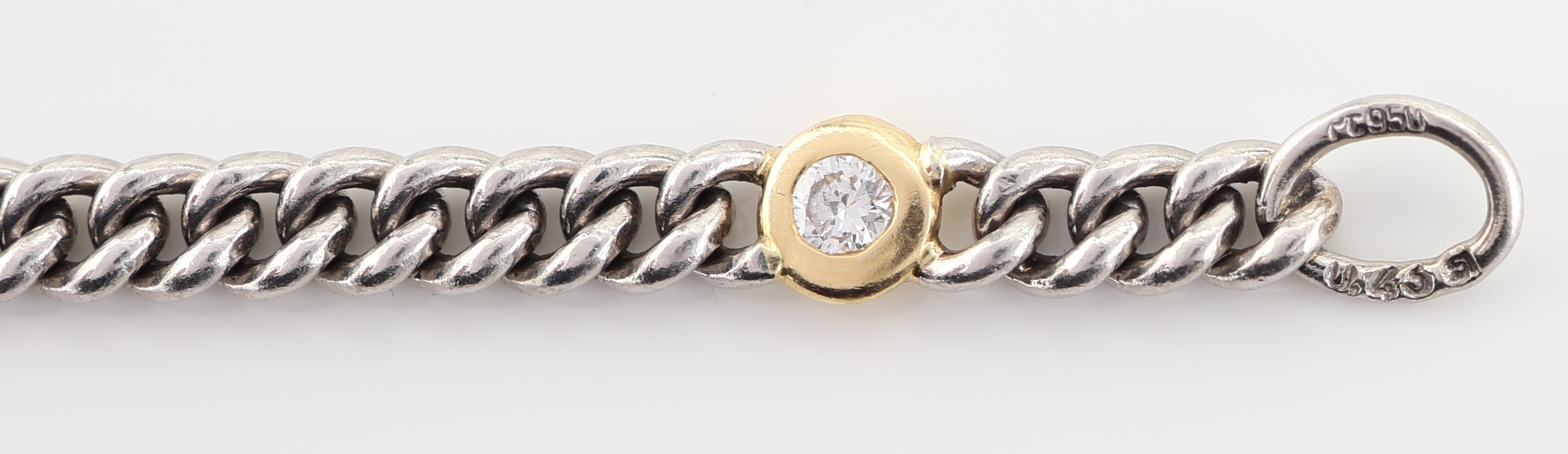 Detail c: Platin und 18 kt Gold Brillant-Armband, Pt 950 und GG 750/000, 6 in GG gefasste Brillanten zus. ca. 0.30 ct feines Weiß/lr-vs,L. ca. 19 cm, ...