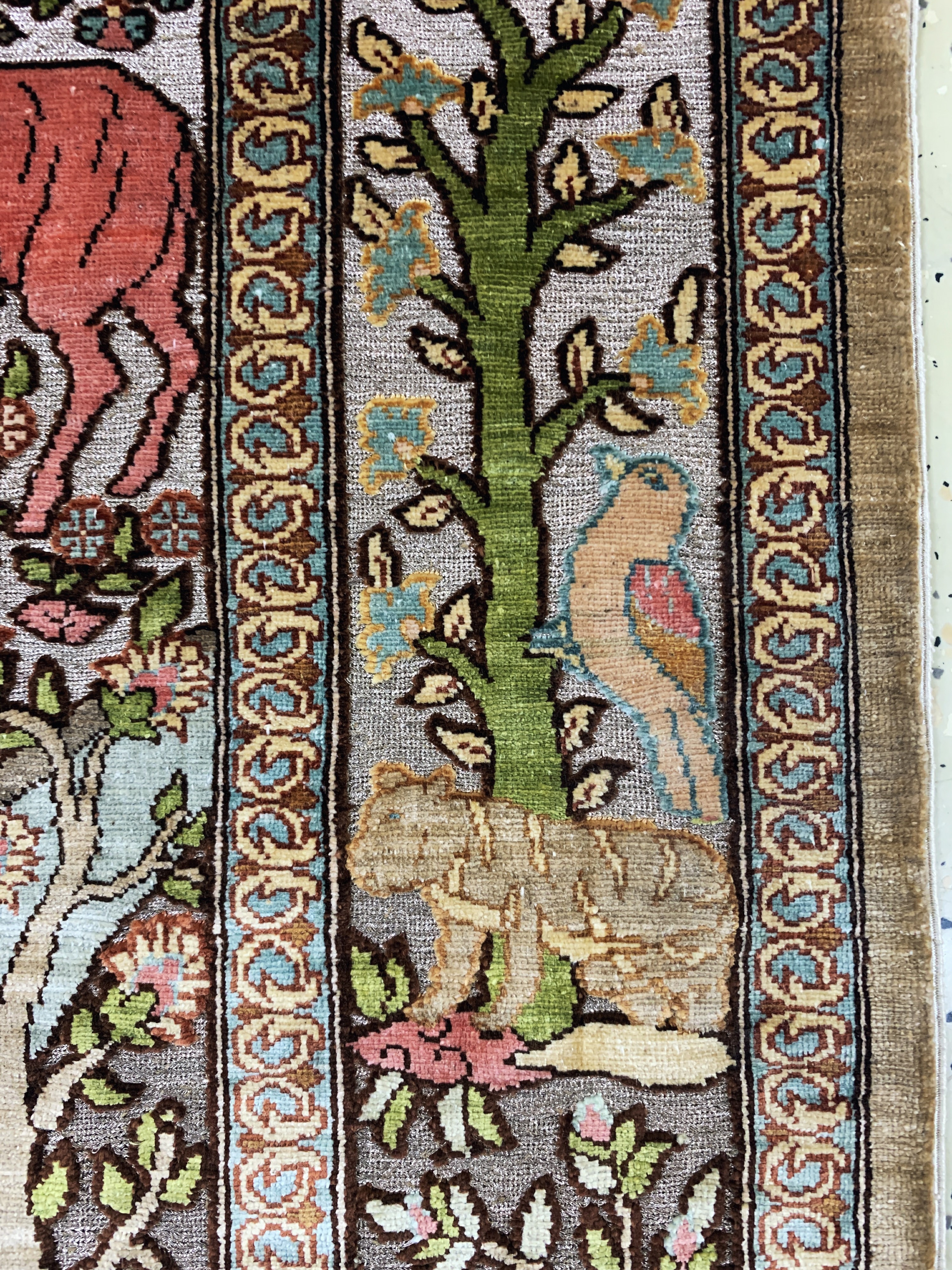 Detail g: Hereke Seide fein sign., Türkei, Mitte 20.Jhd., reine Naturseide(Metallbrokat), ca. 105 x 67 cm, EHZ: 1-2
