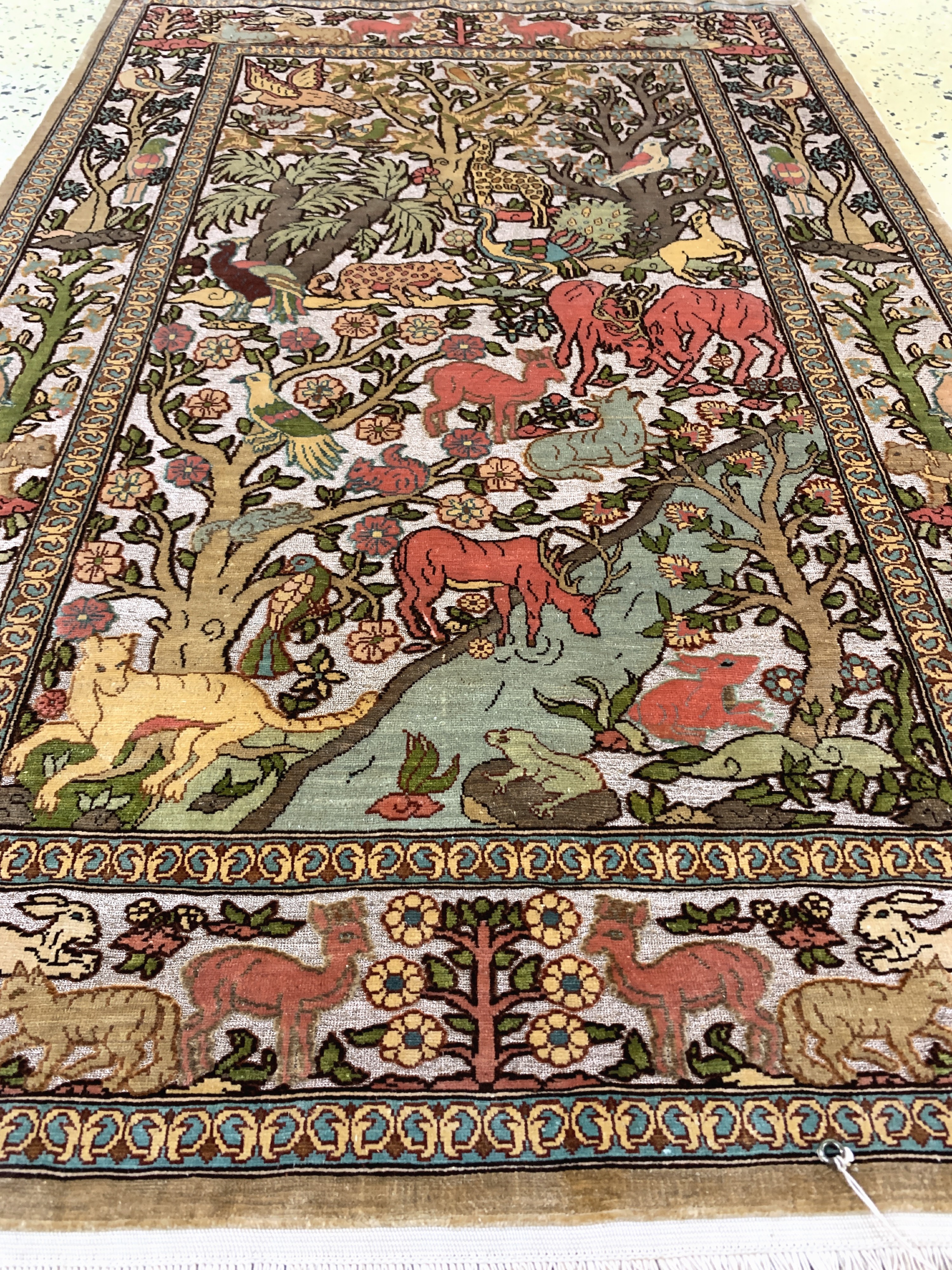 Detail i: Hereke Seide fein sign., Türkei, Mitte 20.Jhd., reine Naturseide(Metallbrokat), ca. 105 x 67 cm, EHZ: 1-2