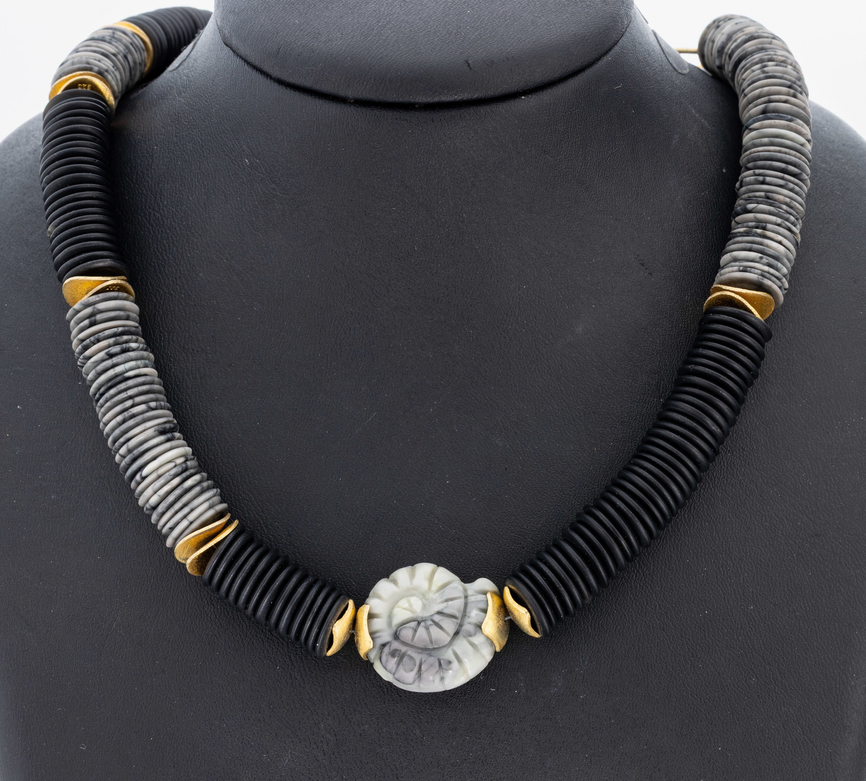 Image 27027139 - Lavastein-Onyx-Collier, Hakenschließe und Zwischenglieder 925er Silber verg., ...