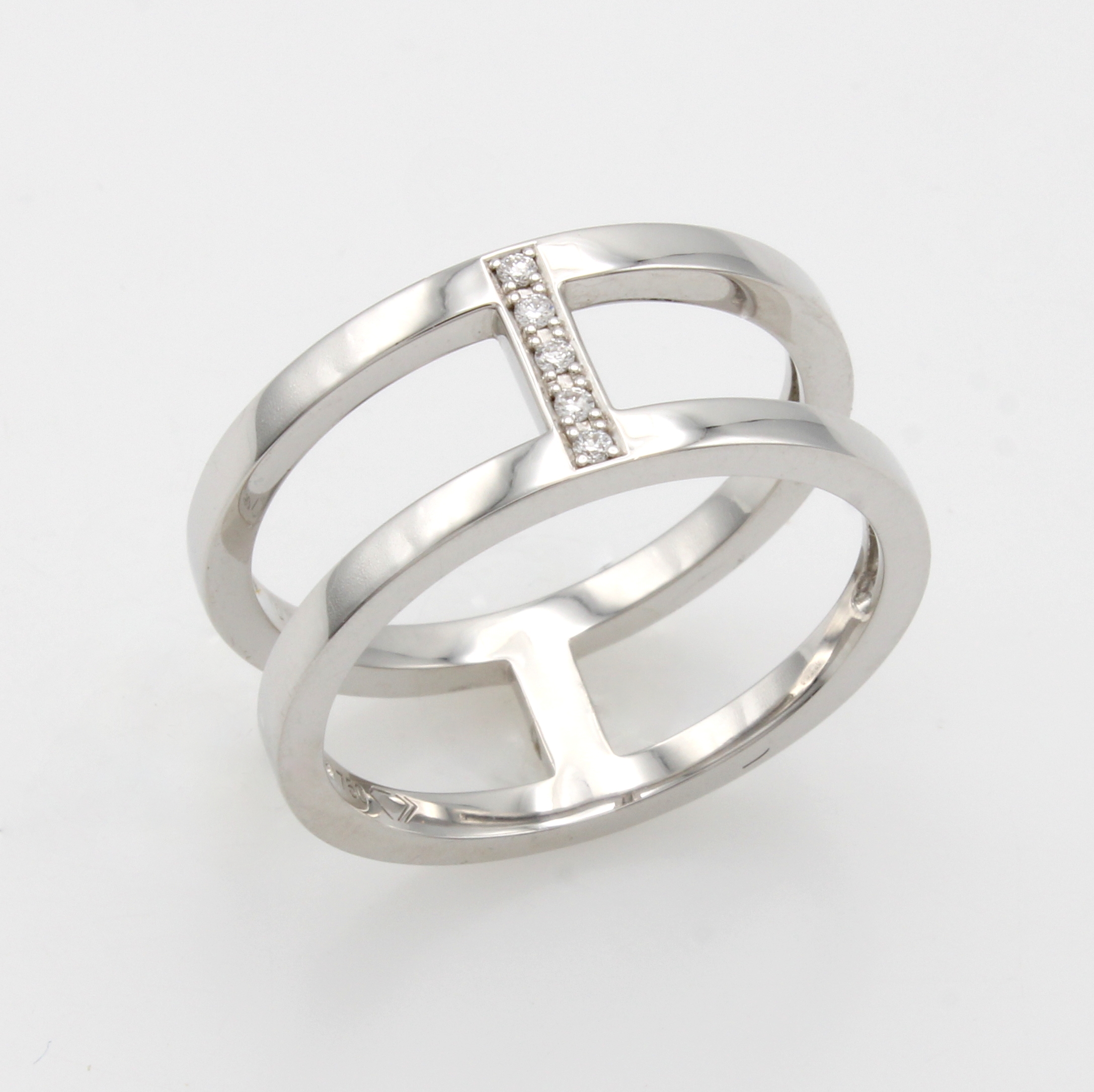 Image 27027212 - Ring mit Brillanten, WG 750/000, in 2-rhg. Optik, ein Mittelsteg bes. m. Brill. zus. ca. ...