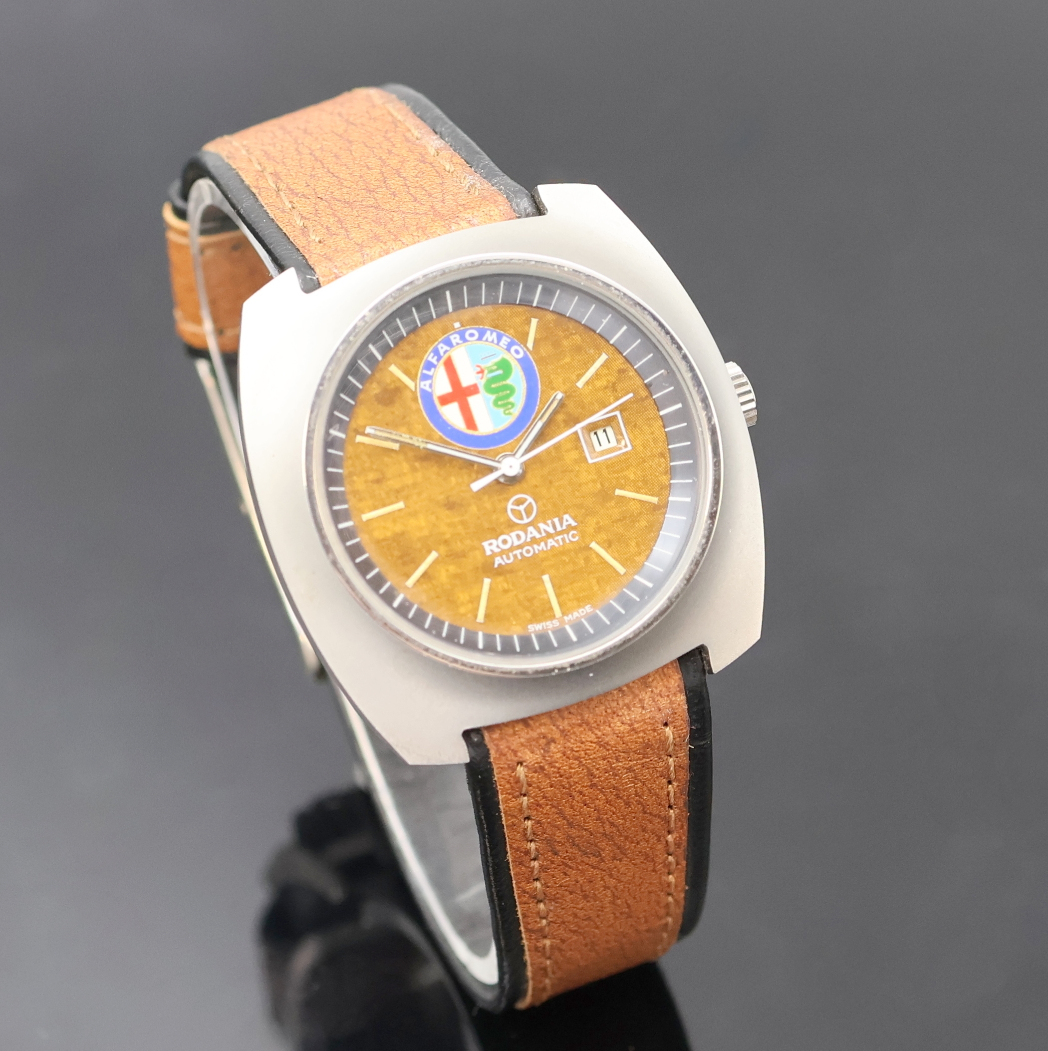 Detail b: RODANIA / ALFA ROMEO Armbanduhr, Schweiz 1970er Jahre, Automatik, Edelstahlgeh. inkl. orig. Lederband, Boden verschr., Anz. v. Std., Min., ...