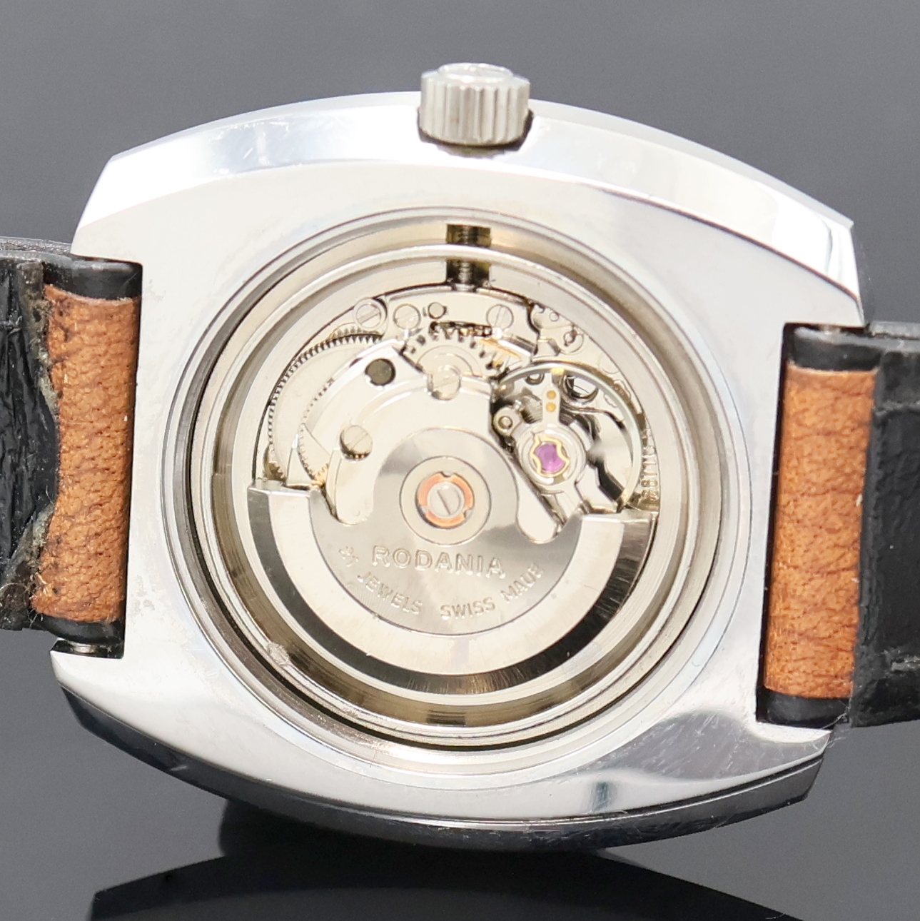 Detail f: RODANIA / ALFA ROMEO Armbanduhr, Schweiz 1970er Jahre, Automatik, Edelstahlgeh. inkl. orig. Lederband, Boden verschr., Anz. v. Std., Min., ...