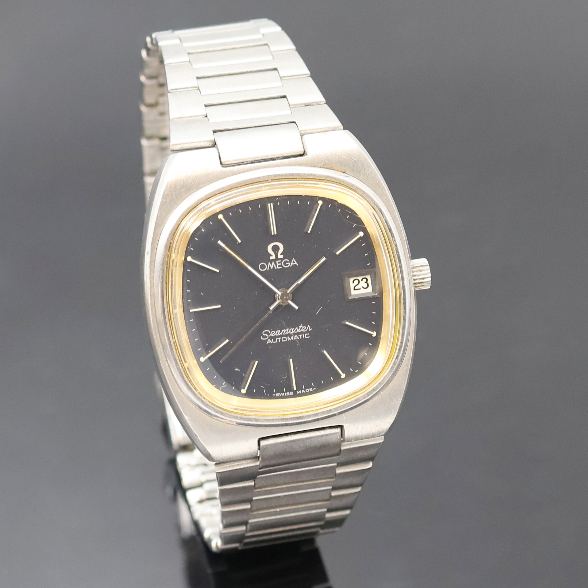 Detail b: OMEGA Seamaster Herrenarmbanduhr Referenz 166.0207/366.0843, Schweiz um 1979, Automatik, Boden m. Seepferdchenlogo aufgedr., blaues Zifferbl. m. ...