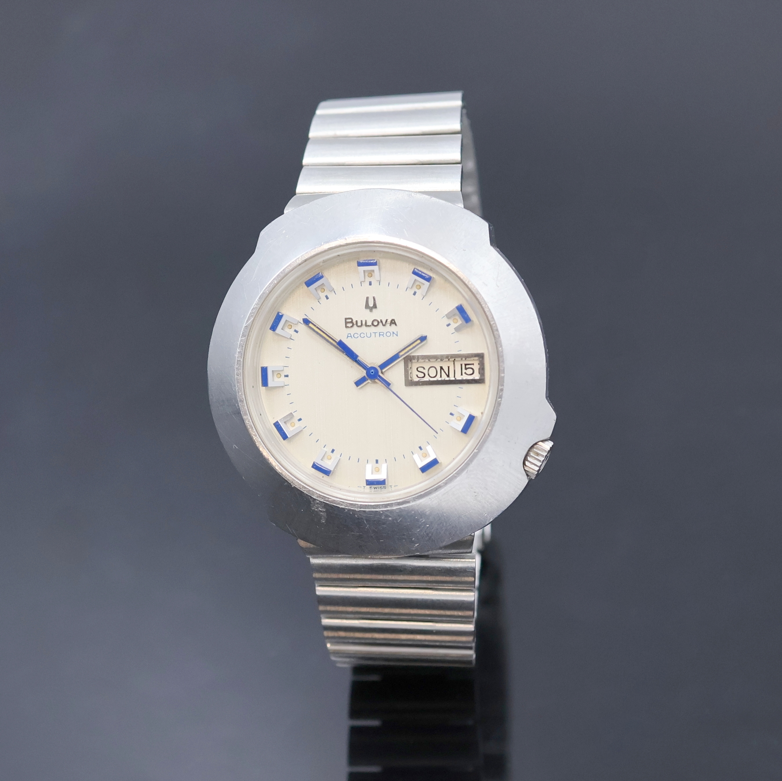 Image 27027248 - BULOVA Herrenarmbanduhr Accutron, Schweiz um 1975, verschr. 2-tlg. Edelstahlgeh. inkl. ...