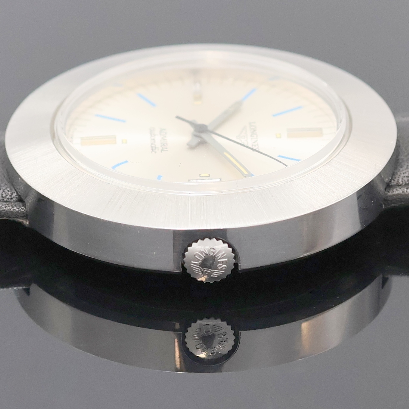 Detail c: LONGINES Admiral Automatic seltene große Herrenarmbanduhr Referenz 8581 in Stahl, Schweiz um 1970, zylindr. Monocoque-Geh., breite aufges. Lünette ...