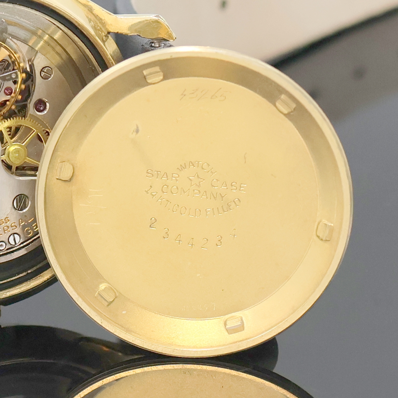 Detail g: UNIVERSAL Herrenarmbanduhr Kaliber 138SS in 14k Gold Filled, Schweiz/USA um 1950, Hammerautomatik, 2-tlg. Geh., verschr. Boden m. Namensgravur, ...