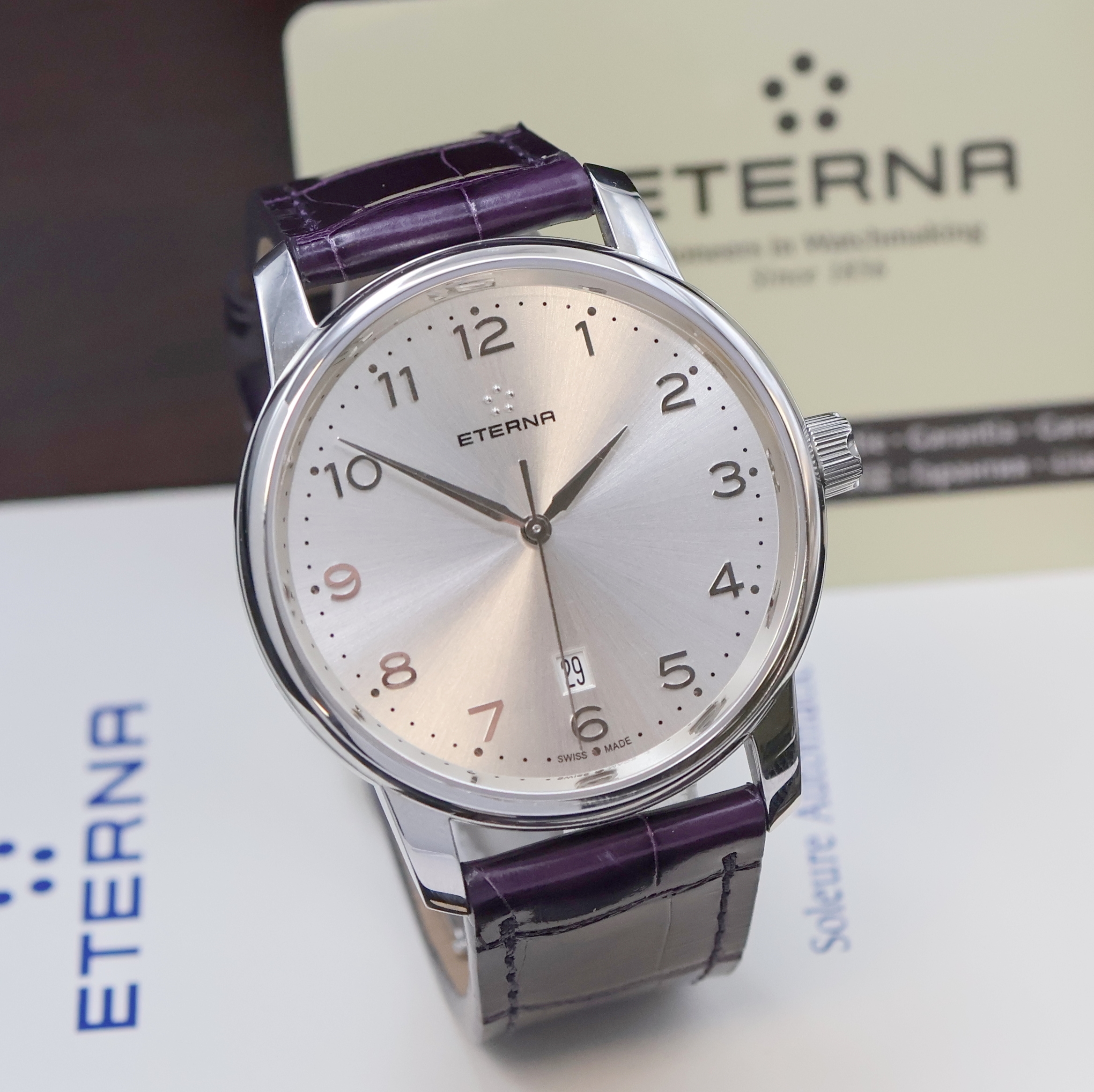 Detail b: ETERNA nahezu neuwertige große Herrenarmbanduhr in Stahl mit Box und Papier, Schweiz um 2020, Automatik, 2-tlg. Geh., Boden 4-fach verschr., silb. ...