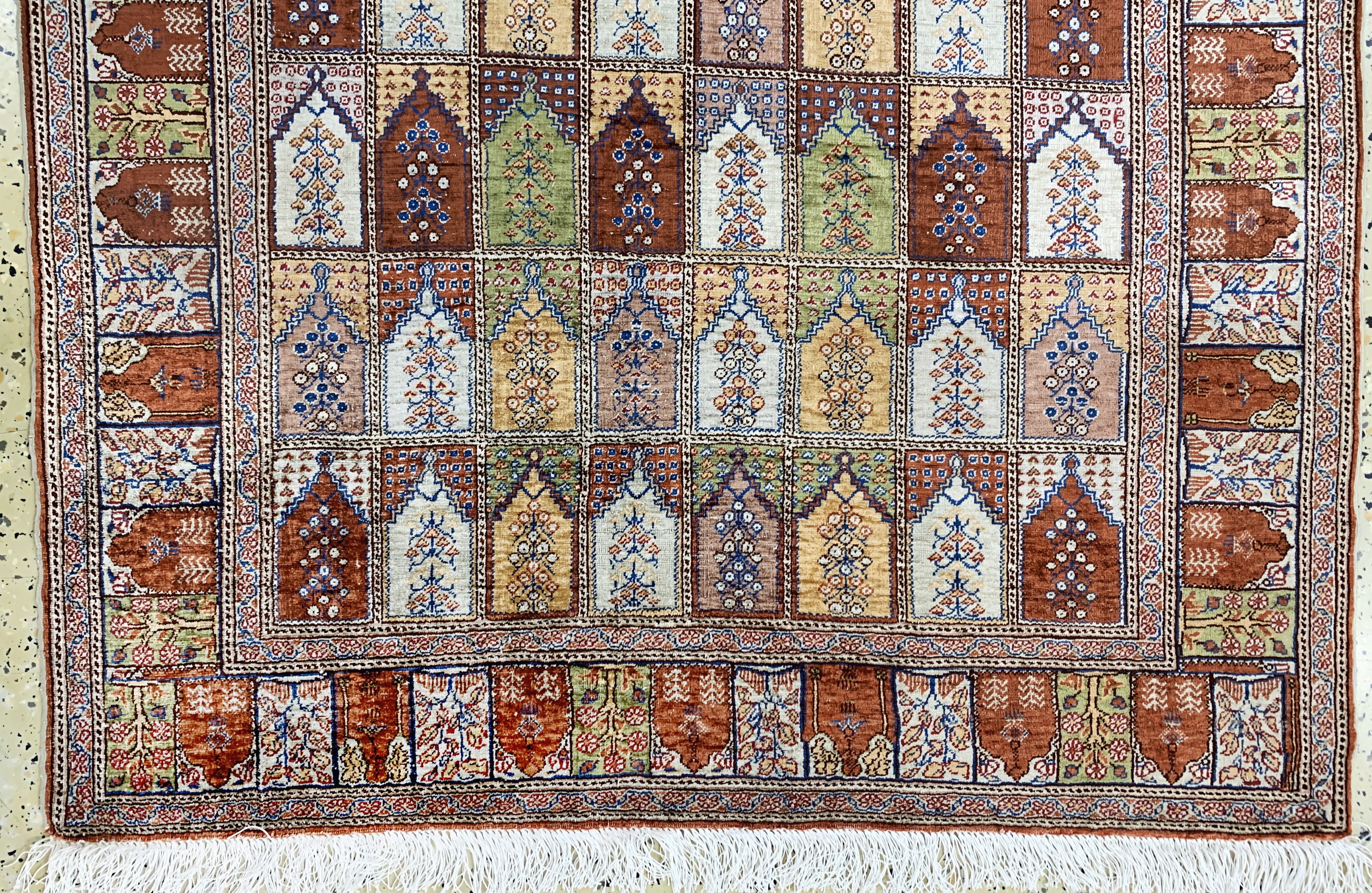 Detail a: Kayseri fein, Türkei, Mitte 20.Jhd., reine Naturseide, ca. 152 x 97 cm, EHZ: 2