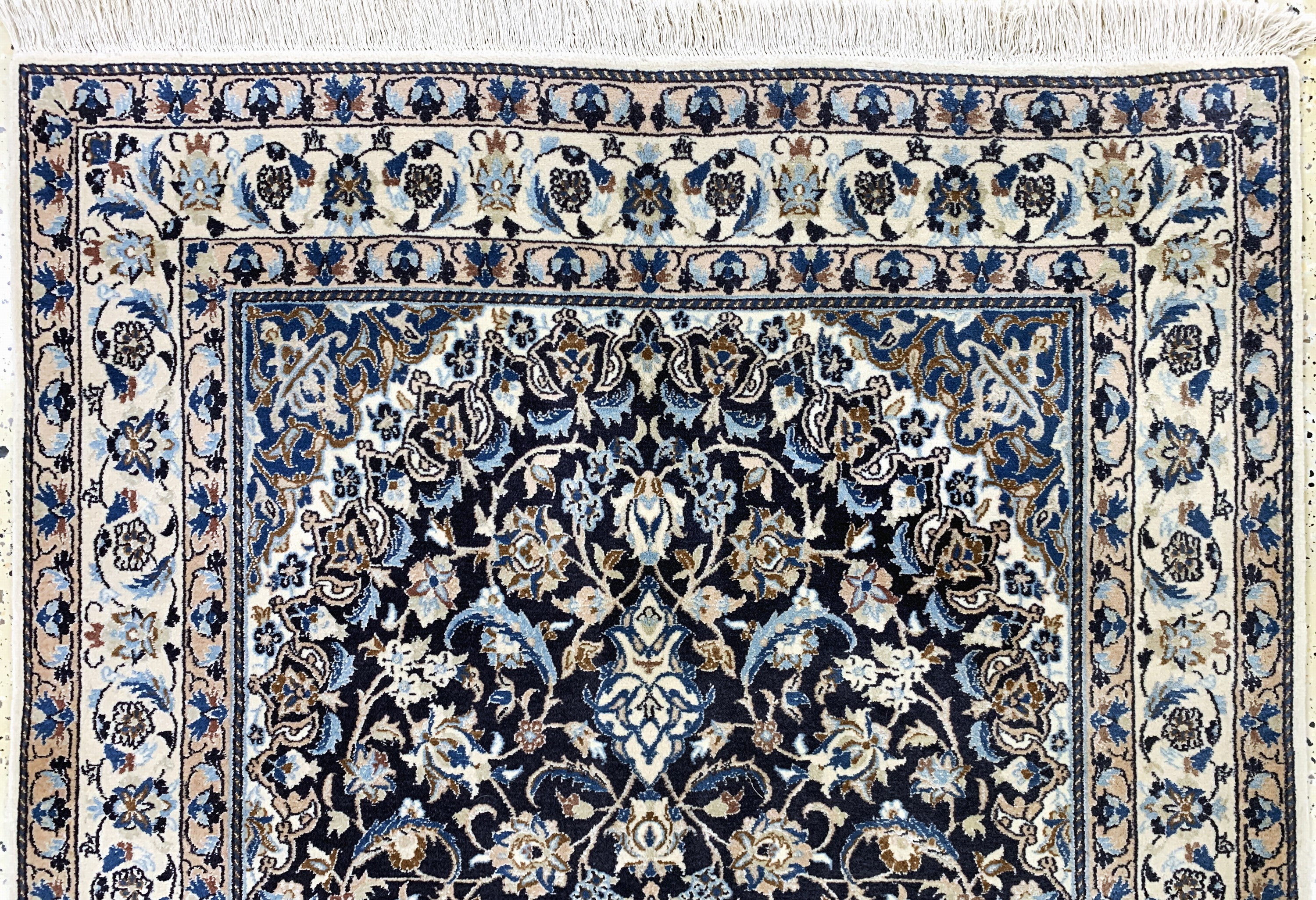 Detail a: Nain fein, Persien, Mitte 20.Jhd., Korkwolle mit Seide, ca. 206 x 128 cm, EHZ: 2