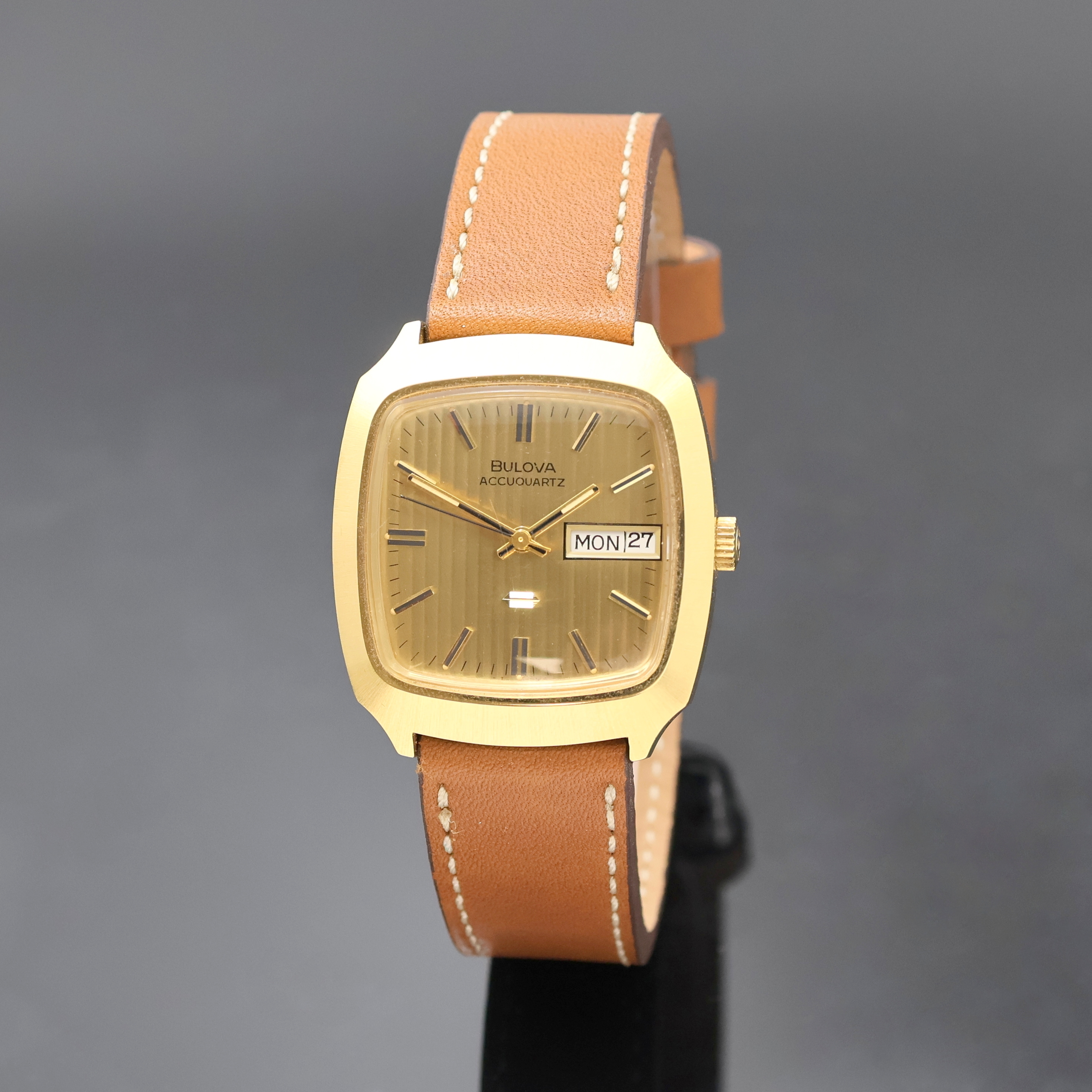 Image 27027271 - BULOVA Accuquartz Herrenarmbanduhr, Schweiz um 1970, verg. Metallgeh., Edelstahlboden ...