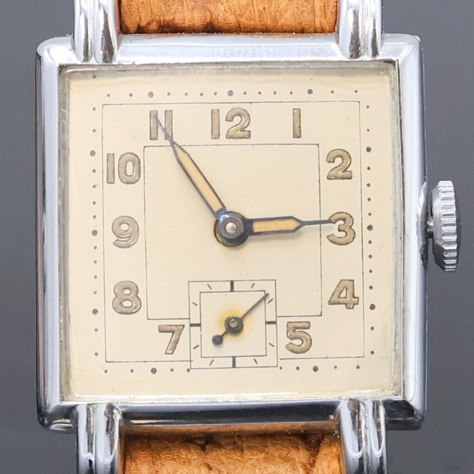 Detail b: Konvolut: 2 Armbanduhren, beide Handaufzug um 1940, verchr. Gehäuse, Edelstahlböden aufgedr., 1 x LANCO, silb. Zifferbl. m. arab. Std. fl., gebl. ...