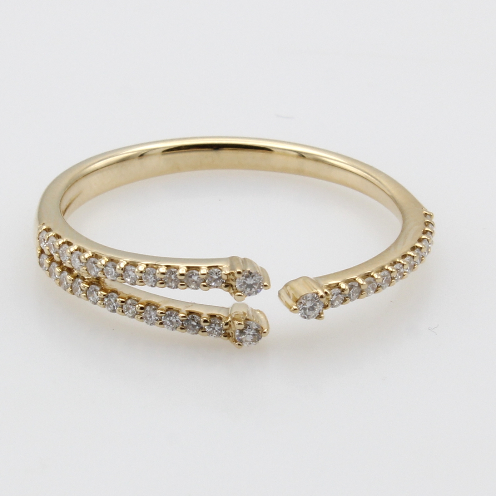 Image 27027279 - Ring mit Brillanten, GG 585/000, offen u. z.T. 2-rhg. gearbeitet, 36 Brill. zus. ca. ...