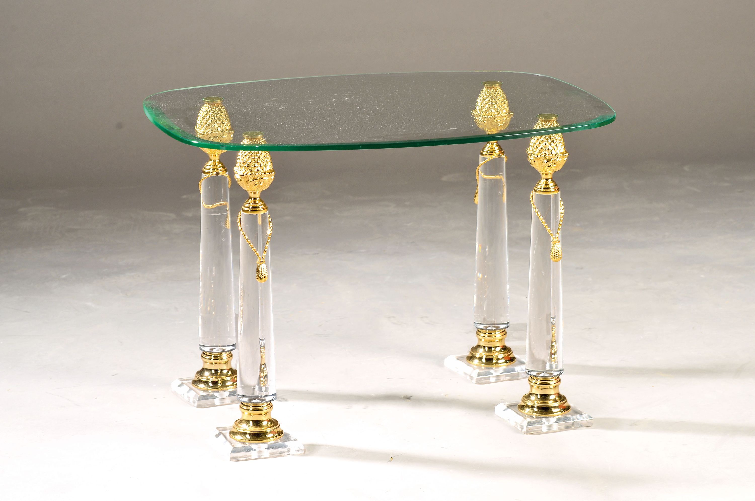 Image 27027281 - Beistelltisch, Italien, 20. Jh., Acryl mit vergoldeten Monturen, Akanthusknospe, ca. ...