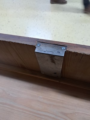 27027204d - Biedermeierkommode, deutsch, um 1830, Kirschbaumfurnier, drei Schubladen, ausgesprochen ...