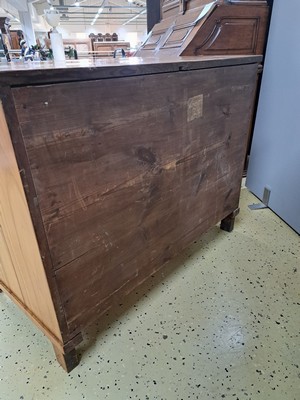 27027204f - Biedermeierkommode, deutsch, um 1830, Kirschbaumfurnier, drei Schubladen, ausgesprochen ...