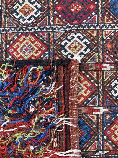 27027265d - Sumakh Kelim, Persien, Mitte 20.Jhd., Wolleauf Baumwolle, ca. 120 x 77 cm, EHZ: 2 ...