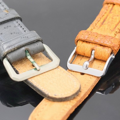 27027272c - Konvolut: 2 Armbanduhren, beide Handaufzug um 1940, verchr. Gehäuse, Edelstahlböden ...