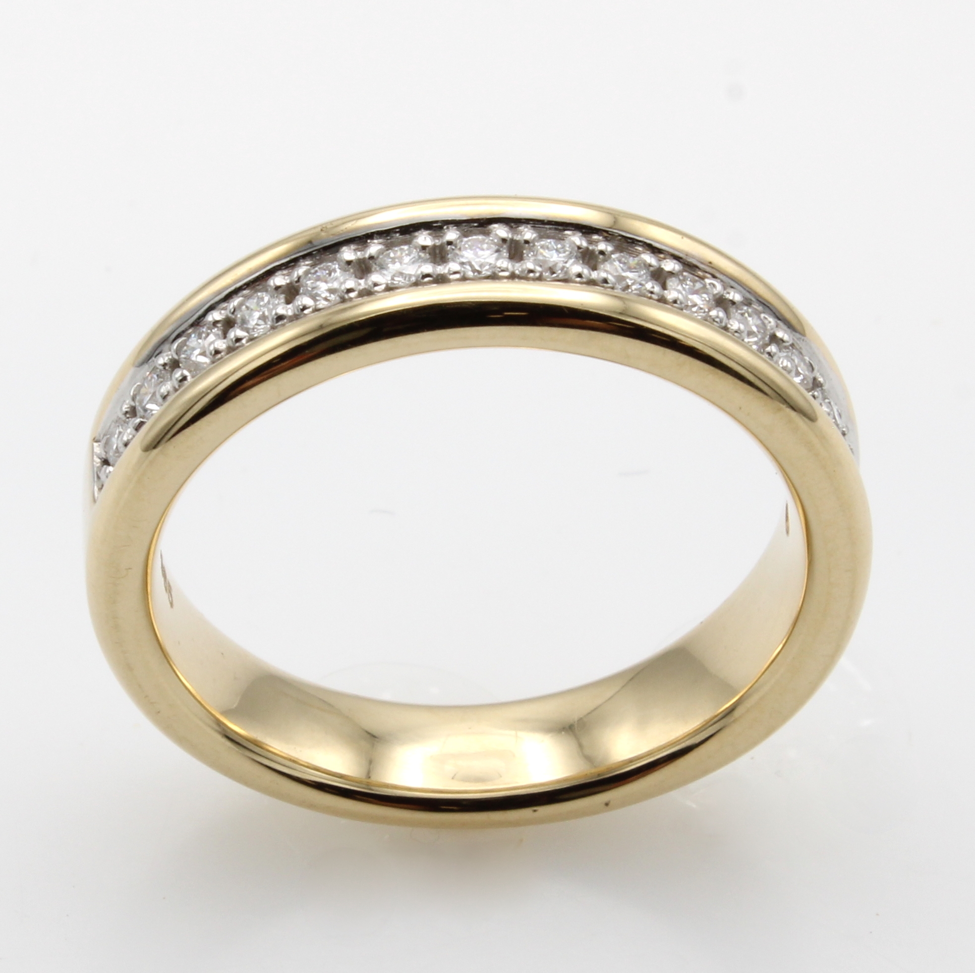 Image 27027304 - Ring mit Brillanten, GG 585/000, z.T. rhod.,15 Brill. zus. ca. 0.25 ct hochfeines ...