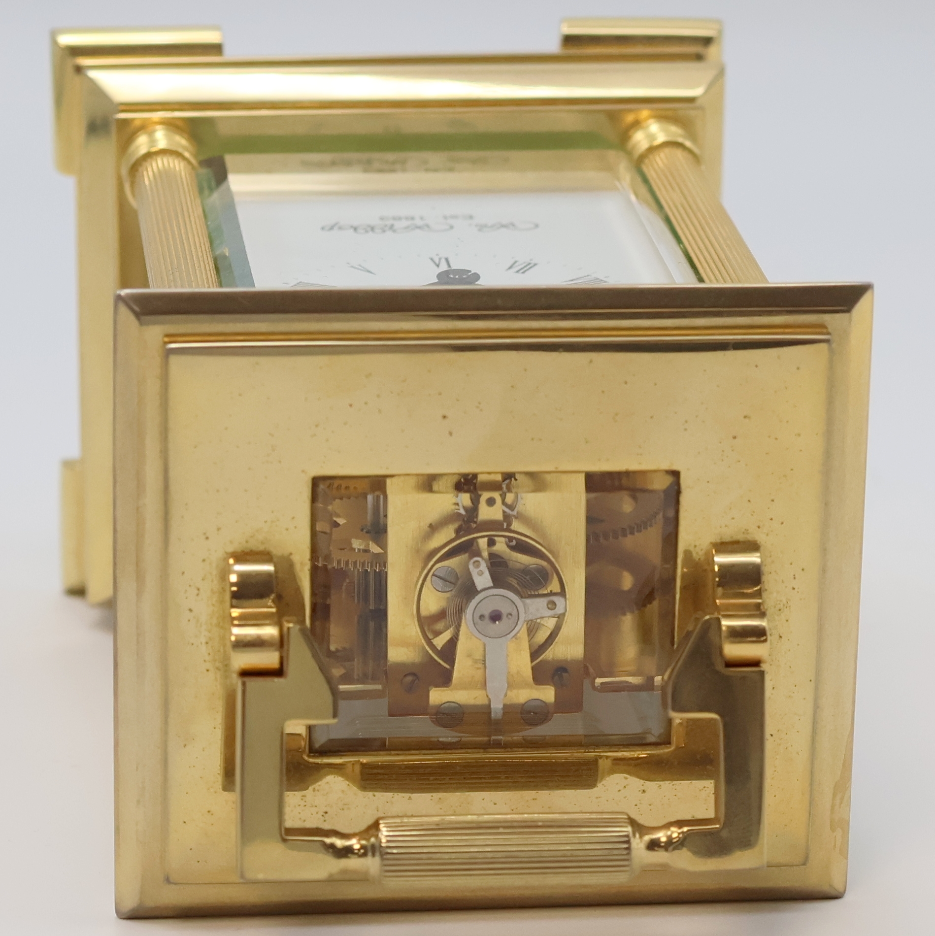 Detail f: WM. WIDDOP vergoldete 8 Tage Reiseuhr, um 1980, Schlüsselaufzug, verg. Geh. 5-fach vergl., rücks. zu öffnen, weißes Zifferbl. m. röm. Zahlen, ...