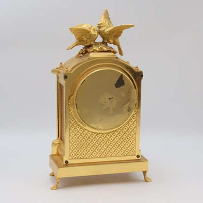 27027409c - COLLECTION d´Art vergoldete Tischuhr mit Schlagwerk, Deutschland um 1980, verg. Geh. im ...