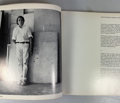 27027414m - Günther Uecker, geb. 1930, Ausstellungs- Katalog mit signierter Nagelzeichnung, Titel: ...