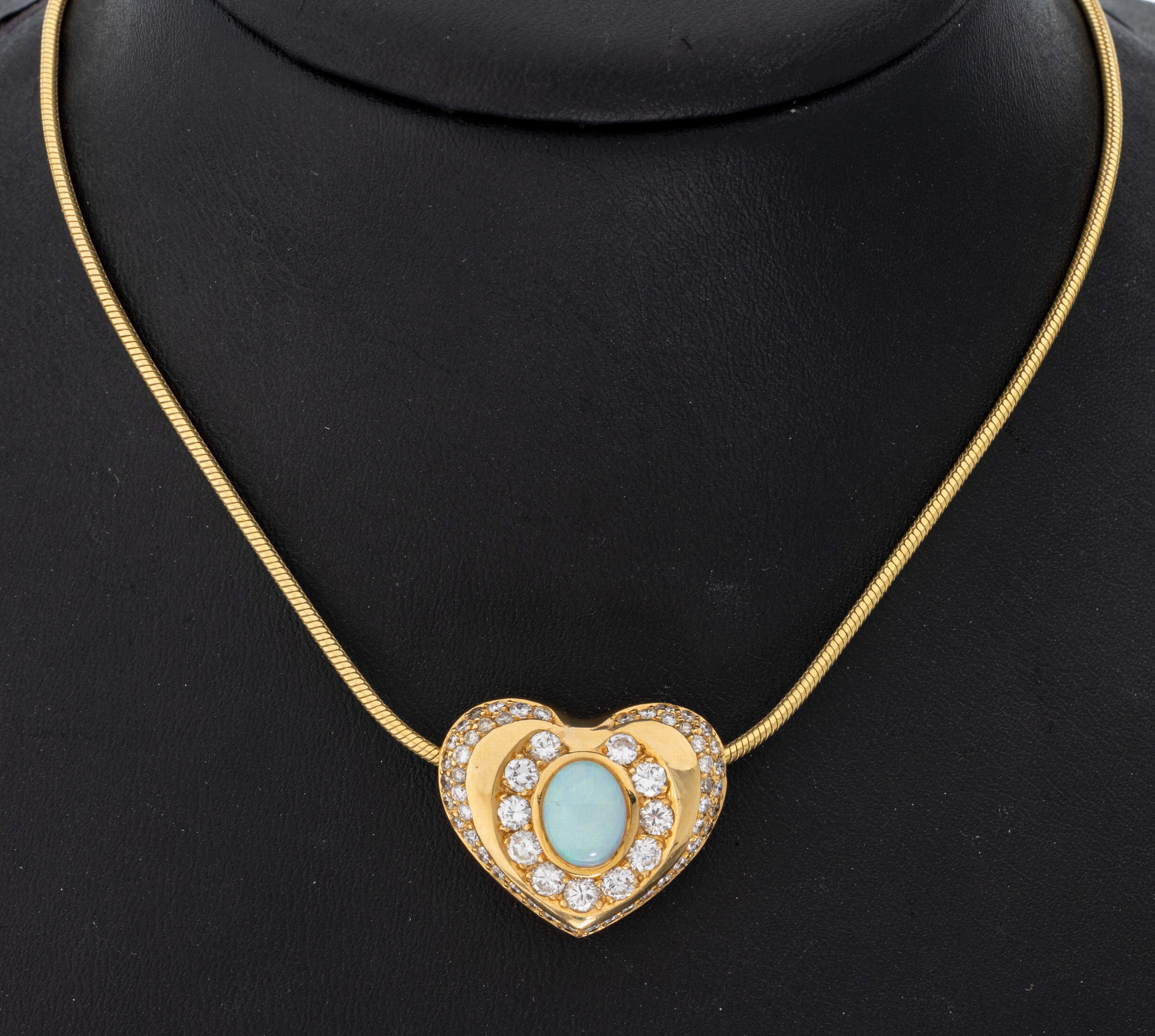 Image 27029499 - 18 kt Gold Opal-Brillant-Anhänger, GG 750/000, Herz, ovaler Opal-Cabochon ca. 2.0 ct, ...