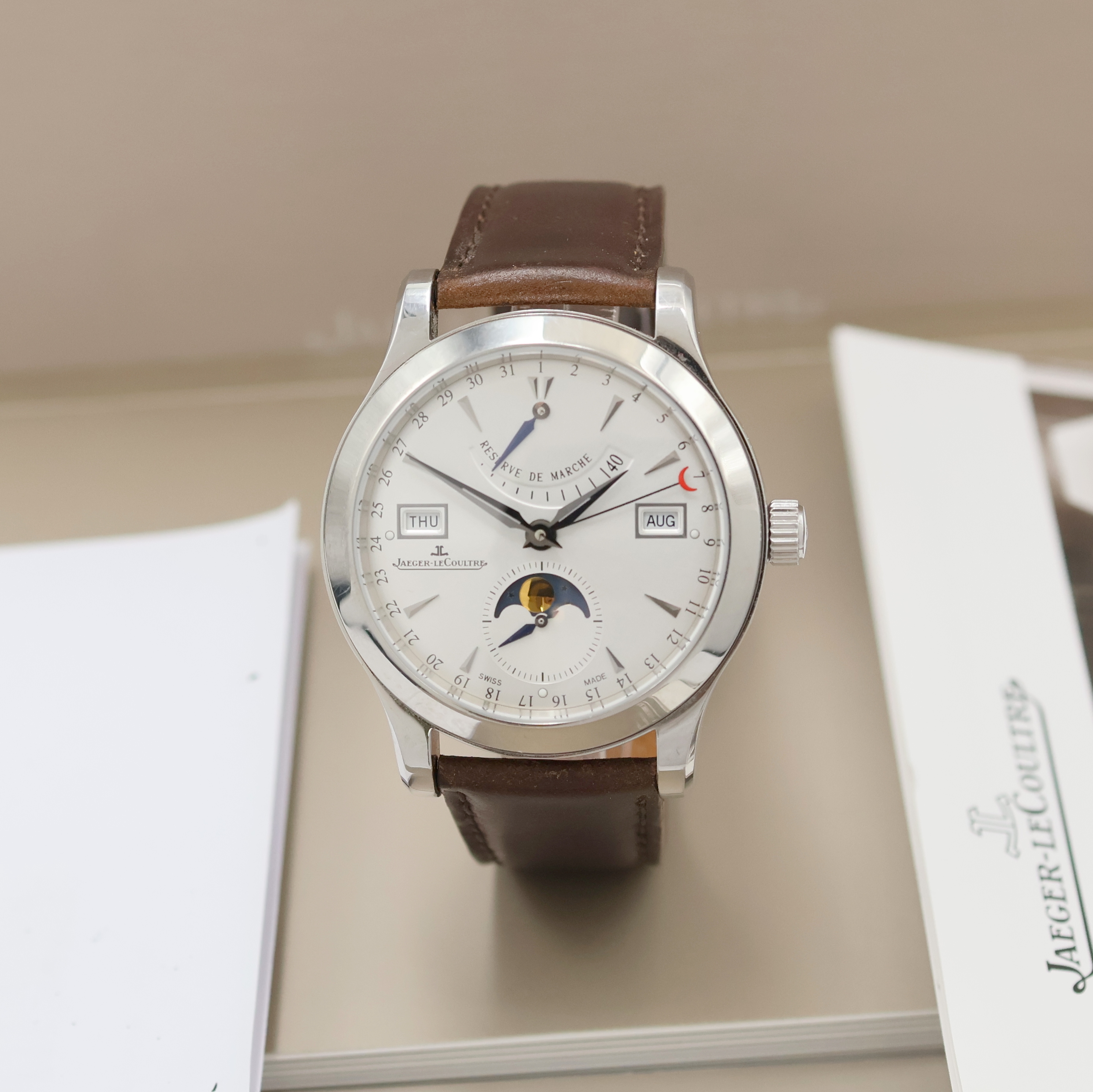 Image 27029531 - Jaeger-LeCoultre Master Calender Armbanduhr mit Vollkalender in Stahl Referenz 147.8.41 ...