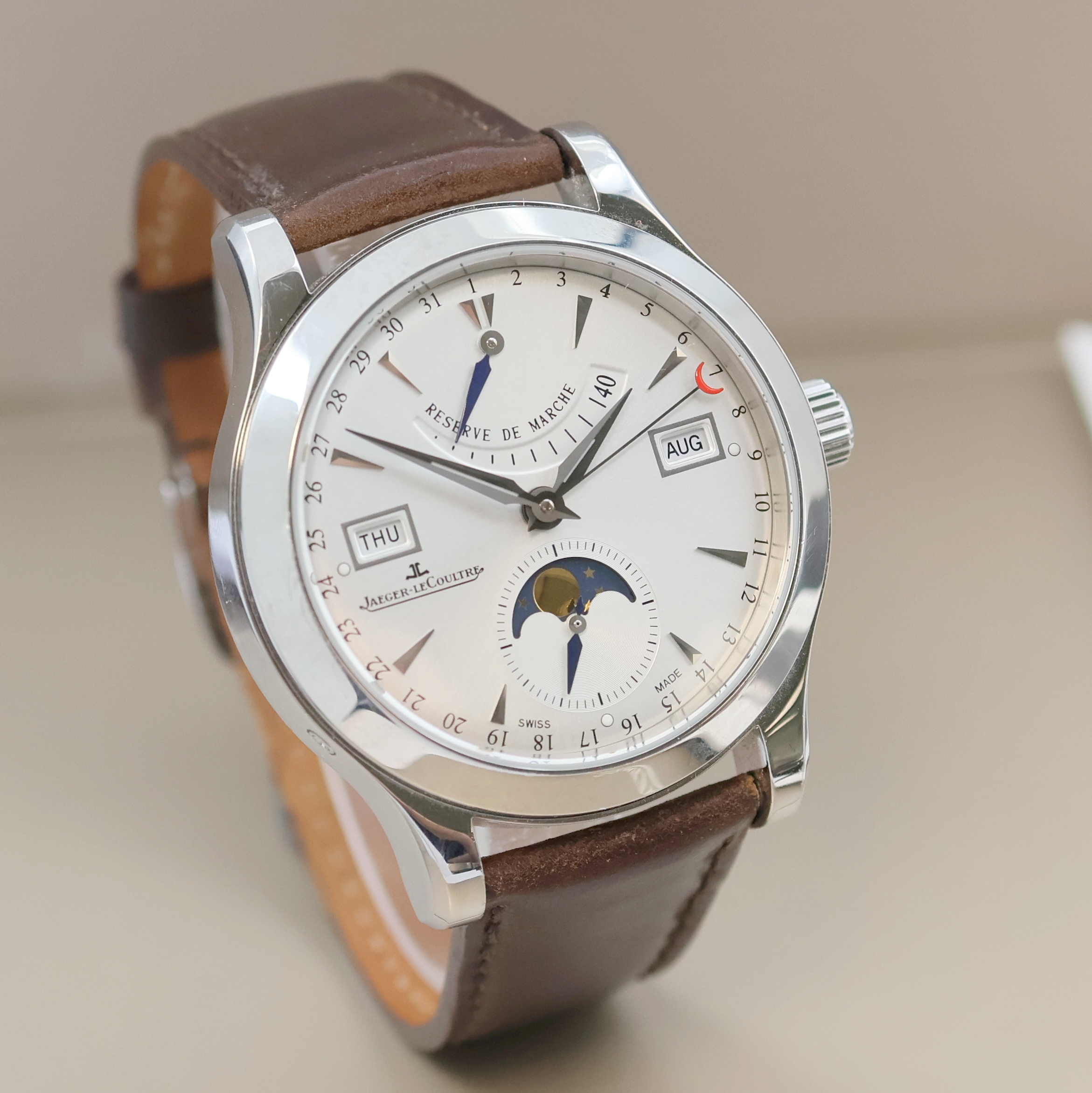 Detail b: Jaeger-LeCoultre Master Calender Armbanduhr mit Vollkalender in Stahl Referenz 147.8.41 S, Schweiz lt. Kopie des orig. Papiers verk. 2009, beids. ...