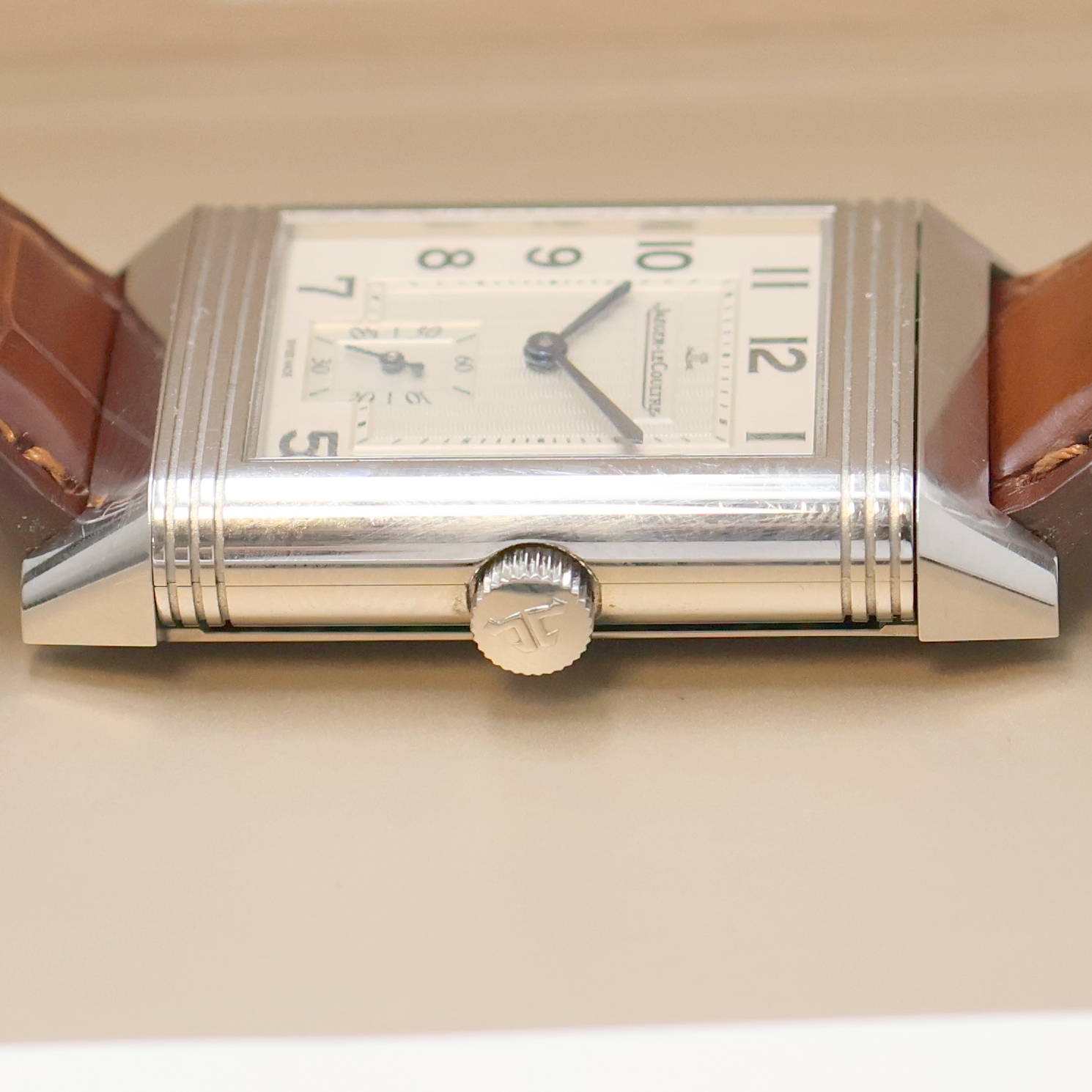 Detail e: Jaeger-LeCoultre Reverso Grande Taille Armbanduhr Referenz 270.8.62 in Stahl, Schweiz um 2014, Handaufzug, Wendegeh. rückseitig m. Mandala-Grav., ...