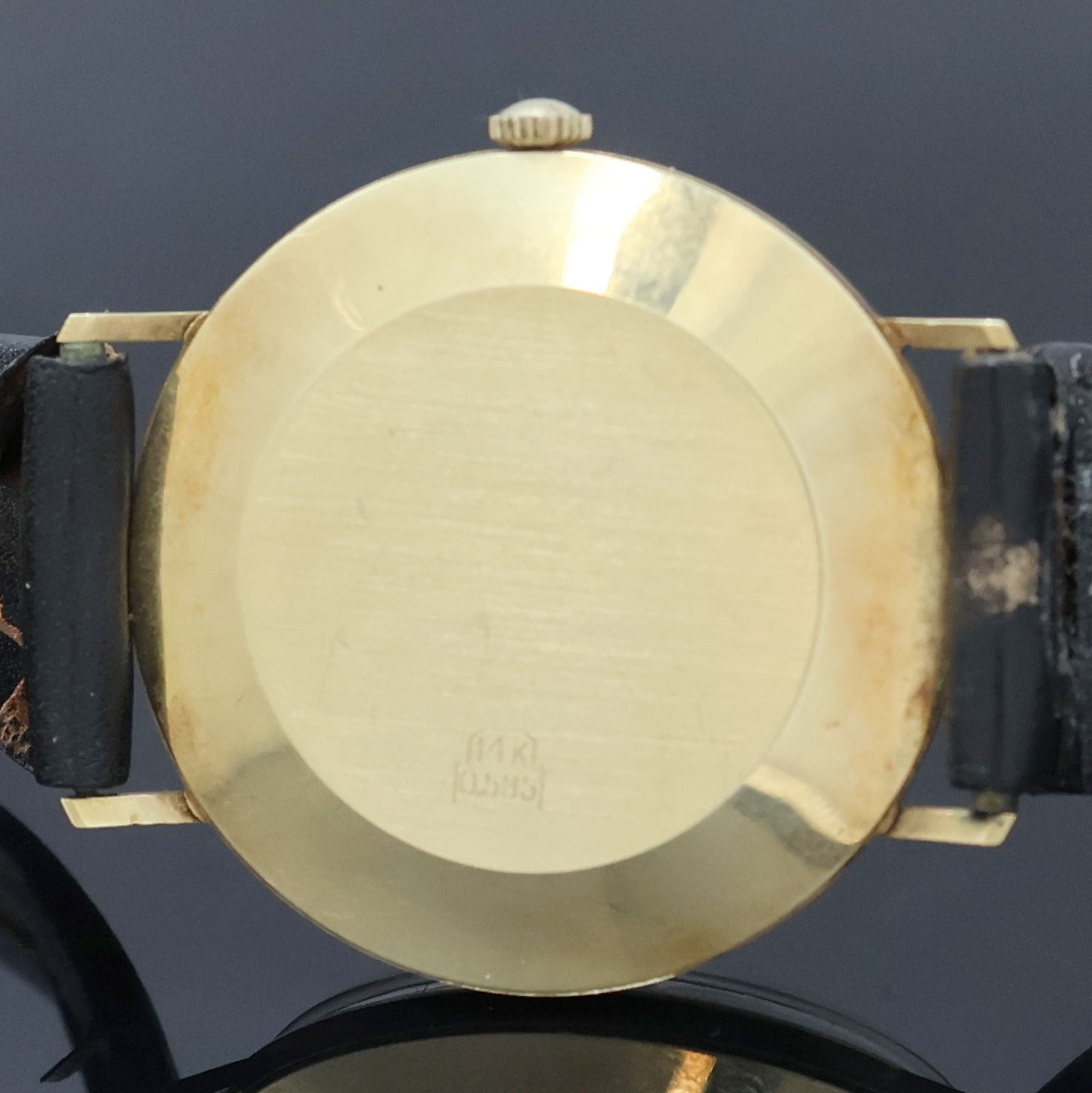 Detail e: ARISTO Armbanduhr in GG 585/000, Deutschland um 1965, Handaufzug, Boden aufgedr., silb. Zifferbl. m. gold. Std.-Ind., gold. Zeiger, Kal. PUW360, 17 ...