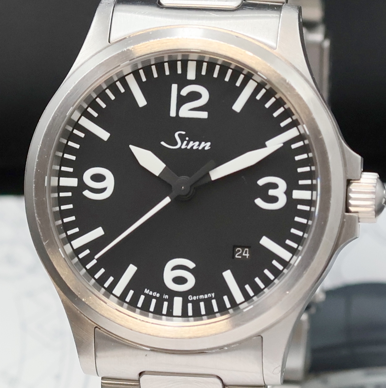 Detail a: SINN 556 Armbanduhr in Stahl, Deutschland verk. lt. beil. Pap. 04/2022, Automatik, beids. vergl. Geh. inkl. orig. Gliederband m. Faltschl., Boden u. ...