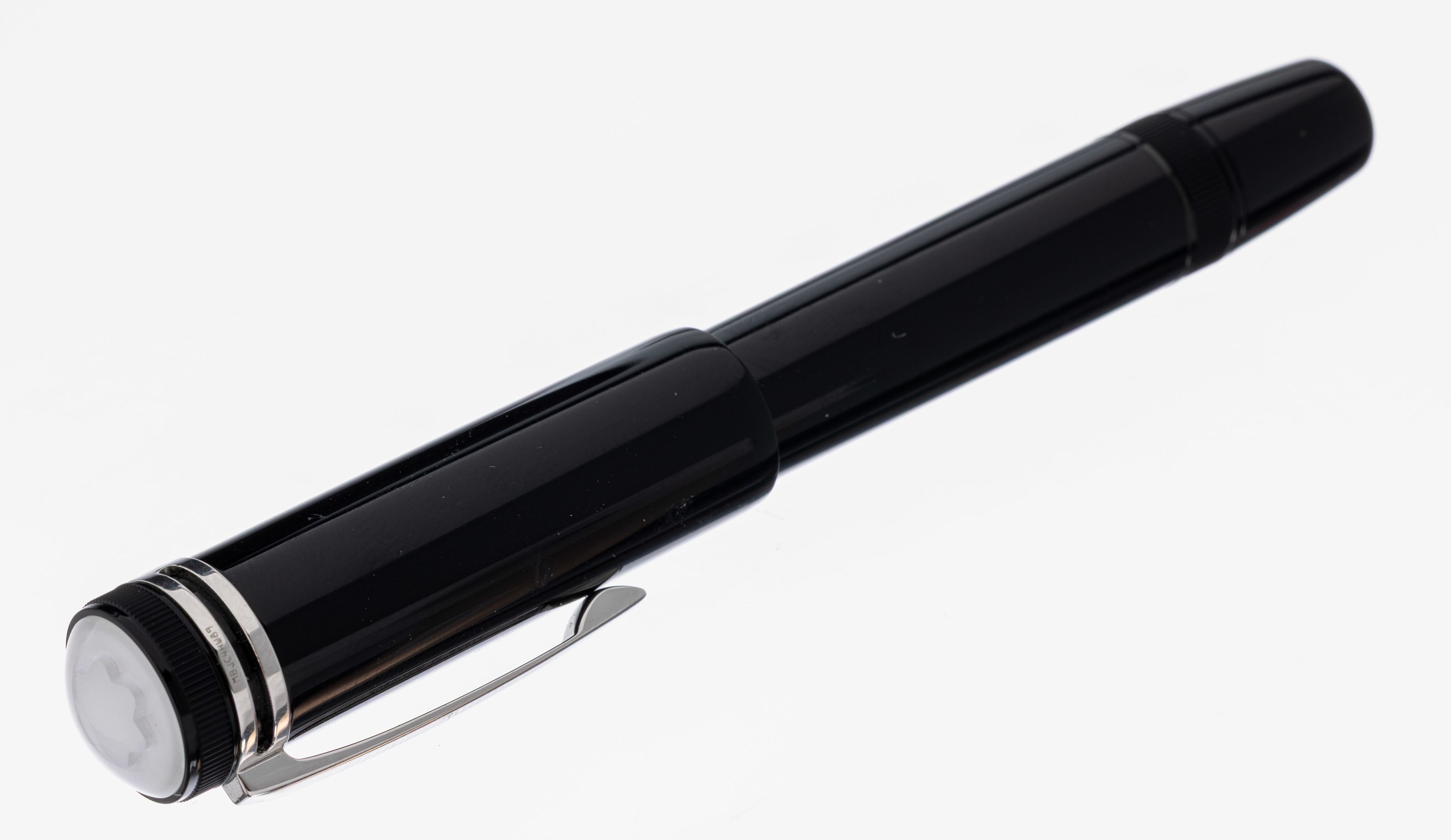 Detail a: MONTBLANC Kolbenfüllfederhalter, Limited Edition 4810, Heritage 1912, Kappe und Korpus schwarzes Edelharz, zweistufiger Mechanismus zur Steuerung ...