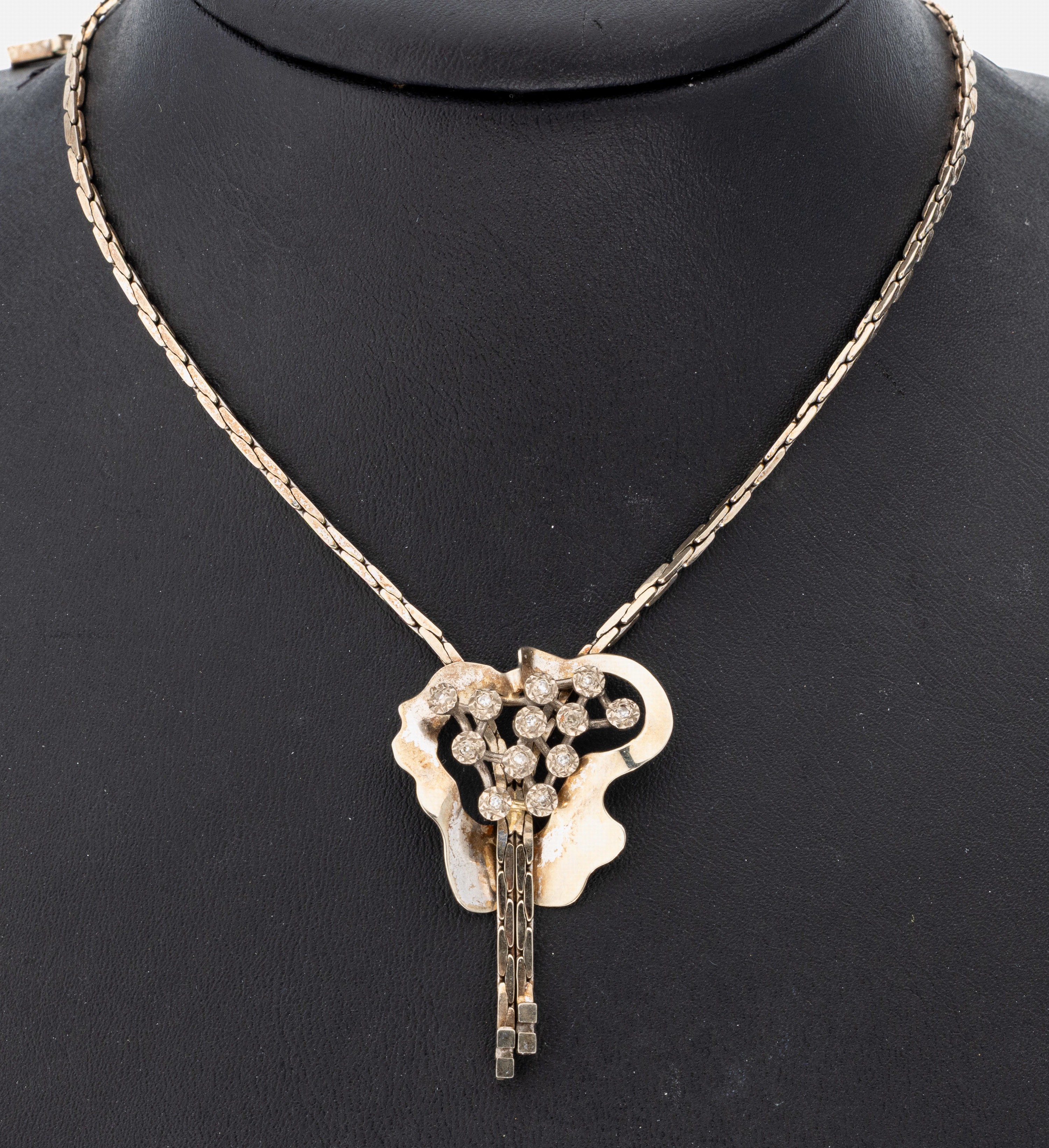 Image 27029941 - 14 kt Gold Diamant-Collier, 1970er Jahre, WG 585/000, abstrakt florales Mittelteil mit ...