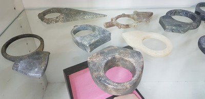 27029966d - Konvolut 15 Tuareg-Amulette, sog. Tanfouk, Nordafrika, 20.Jh., aus verschiedenen ...